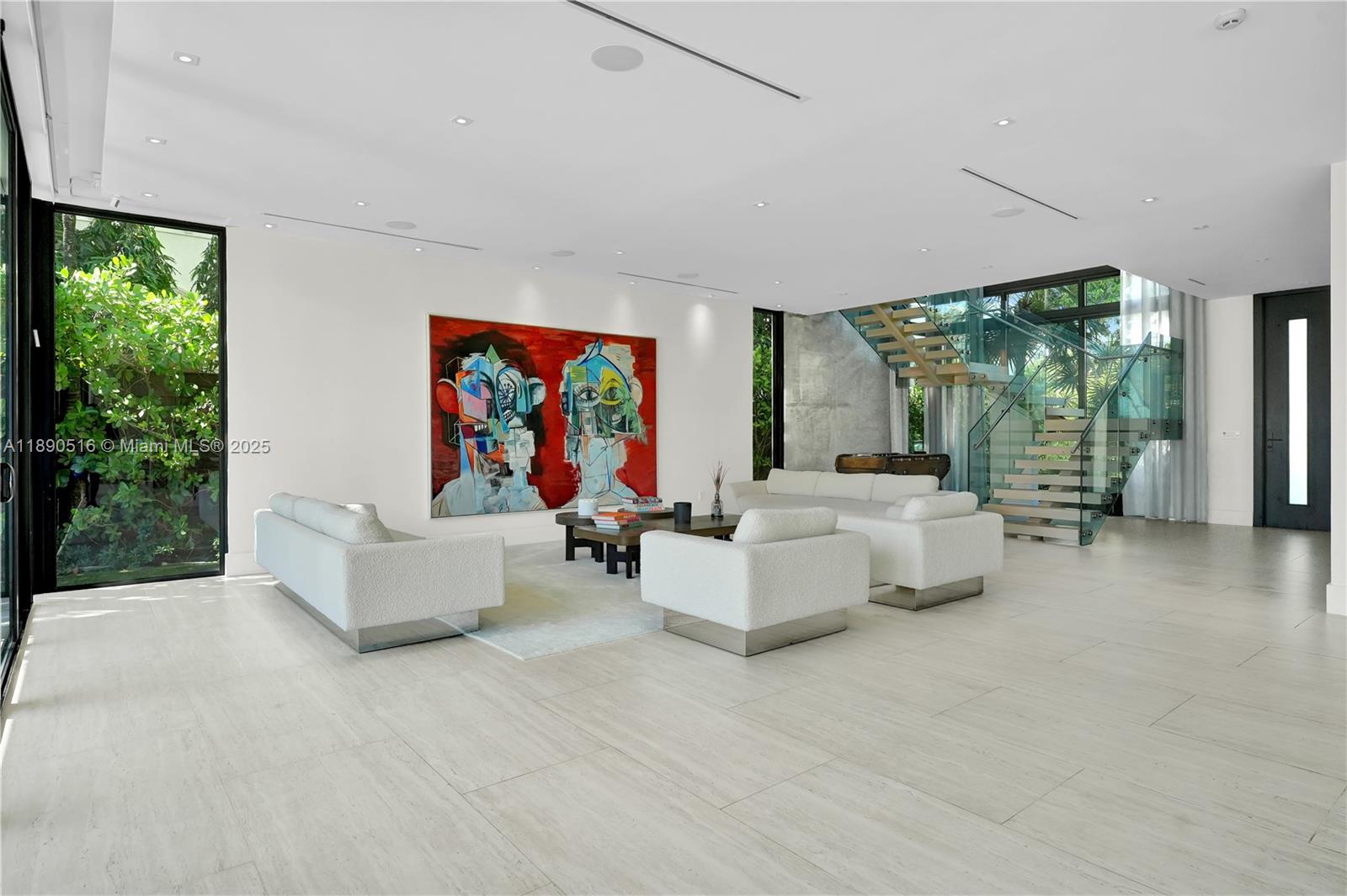 5501 Pine Tree Dr Miami Beach, FL 33140