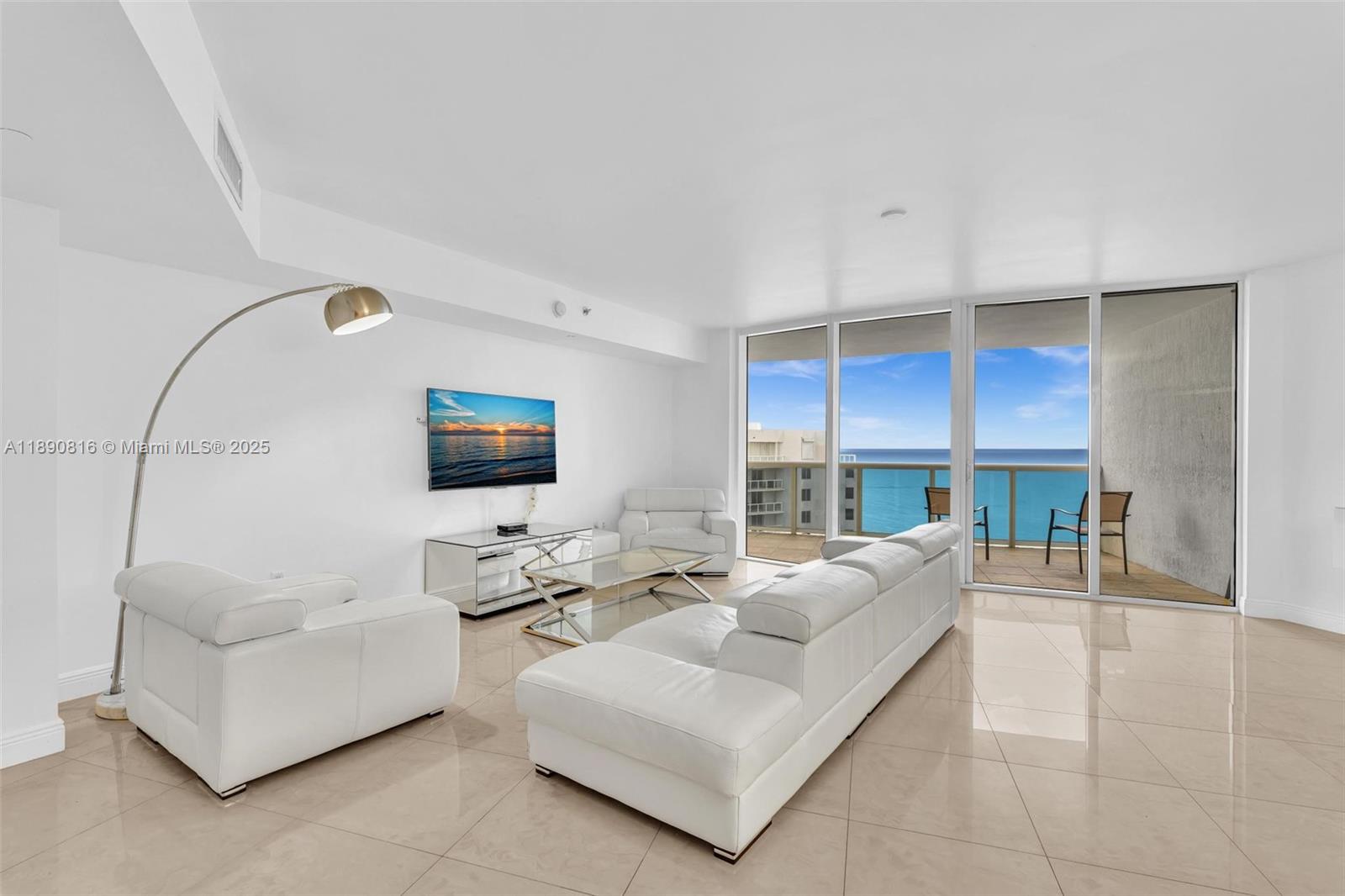 image Ocean Four Condo0
