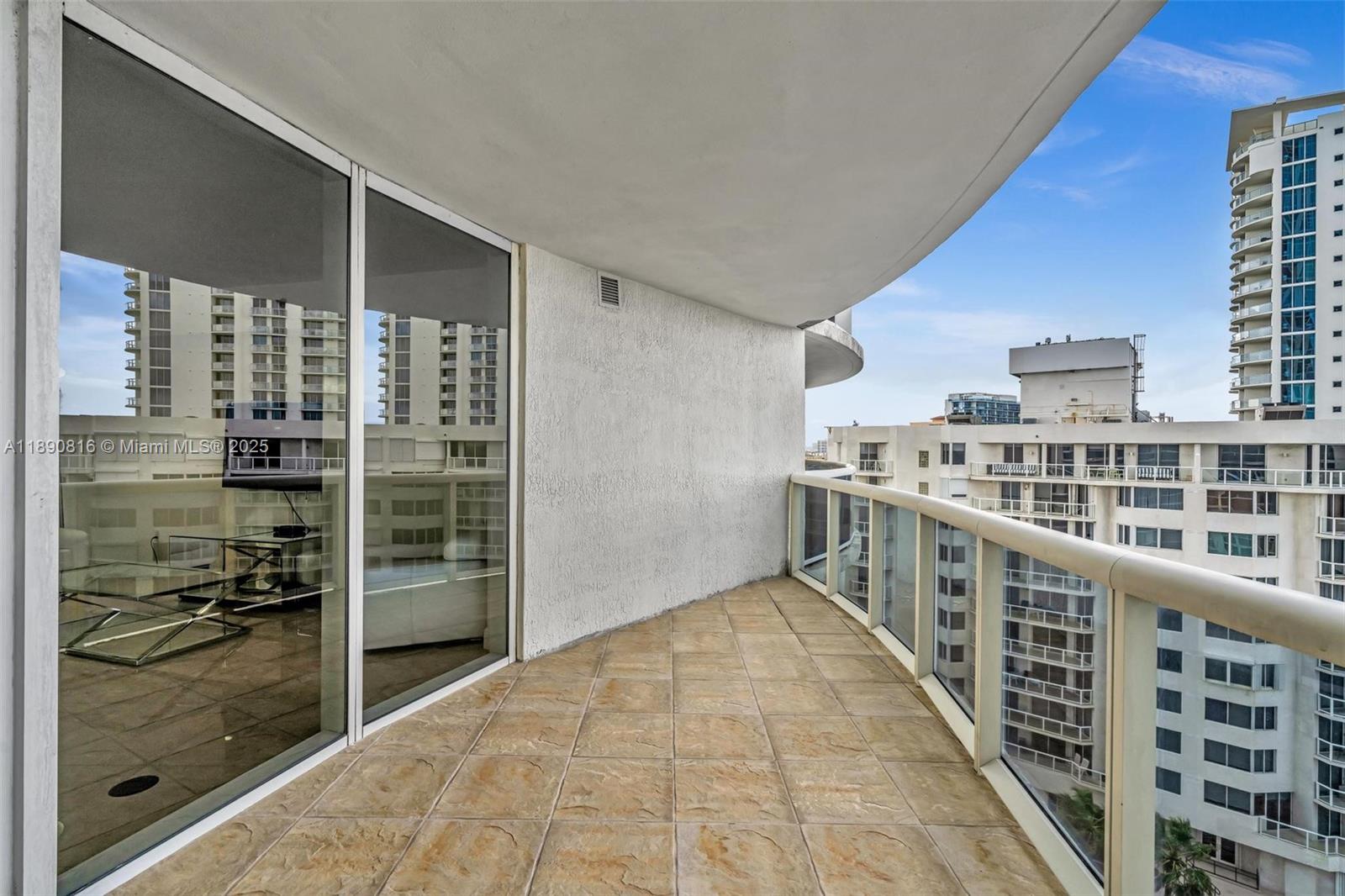 image Ocean Four Condo10