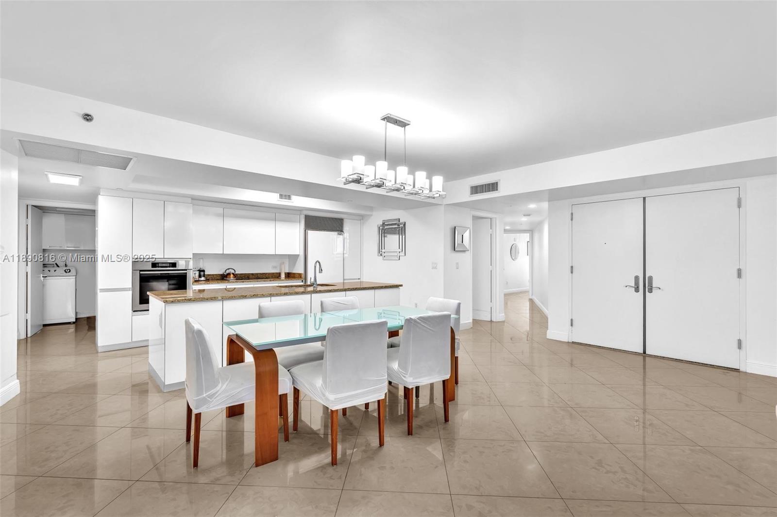 image Ocean Four Condo11