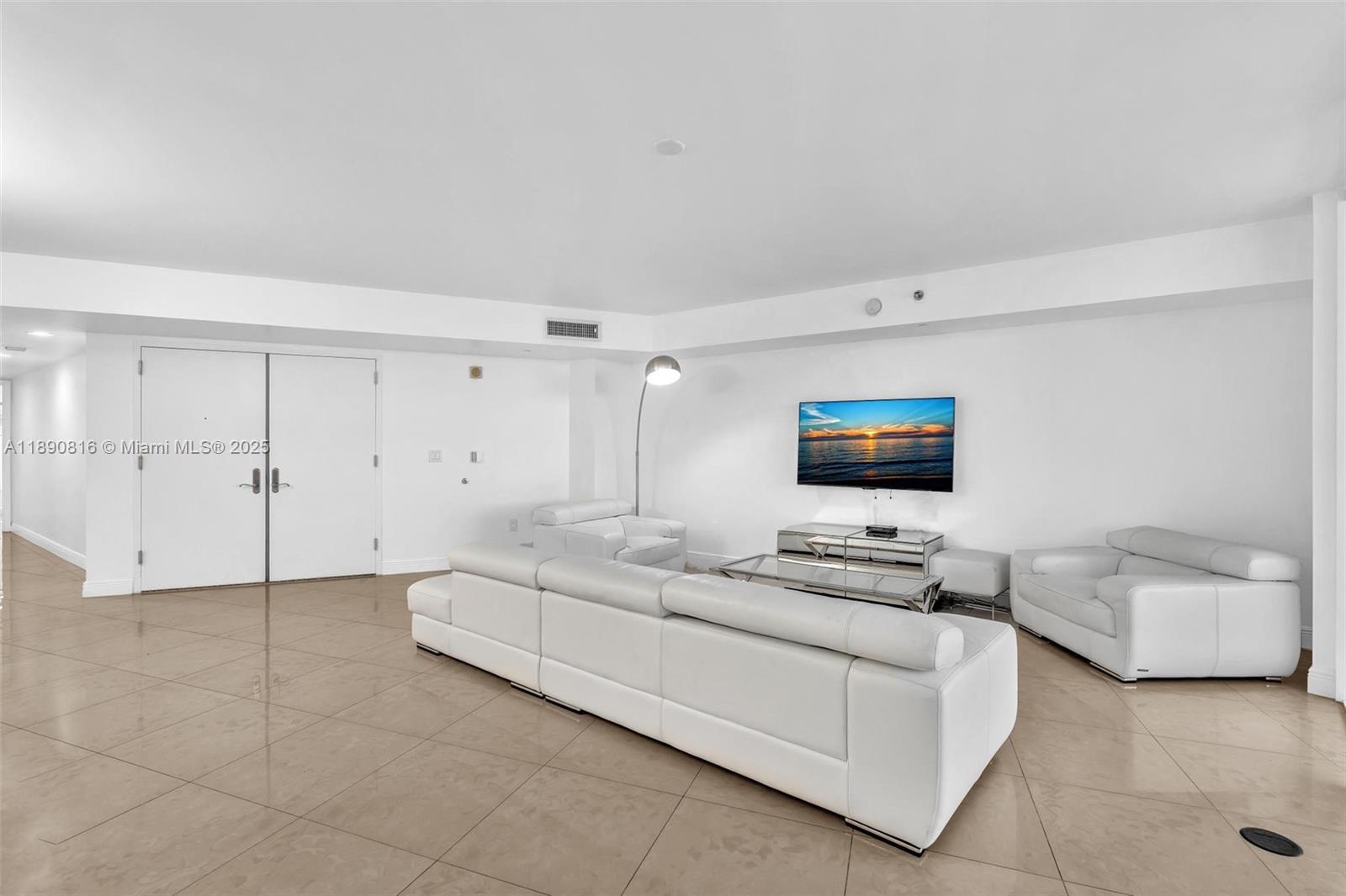 image Ocean Four Condo12