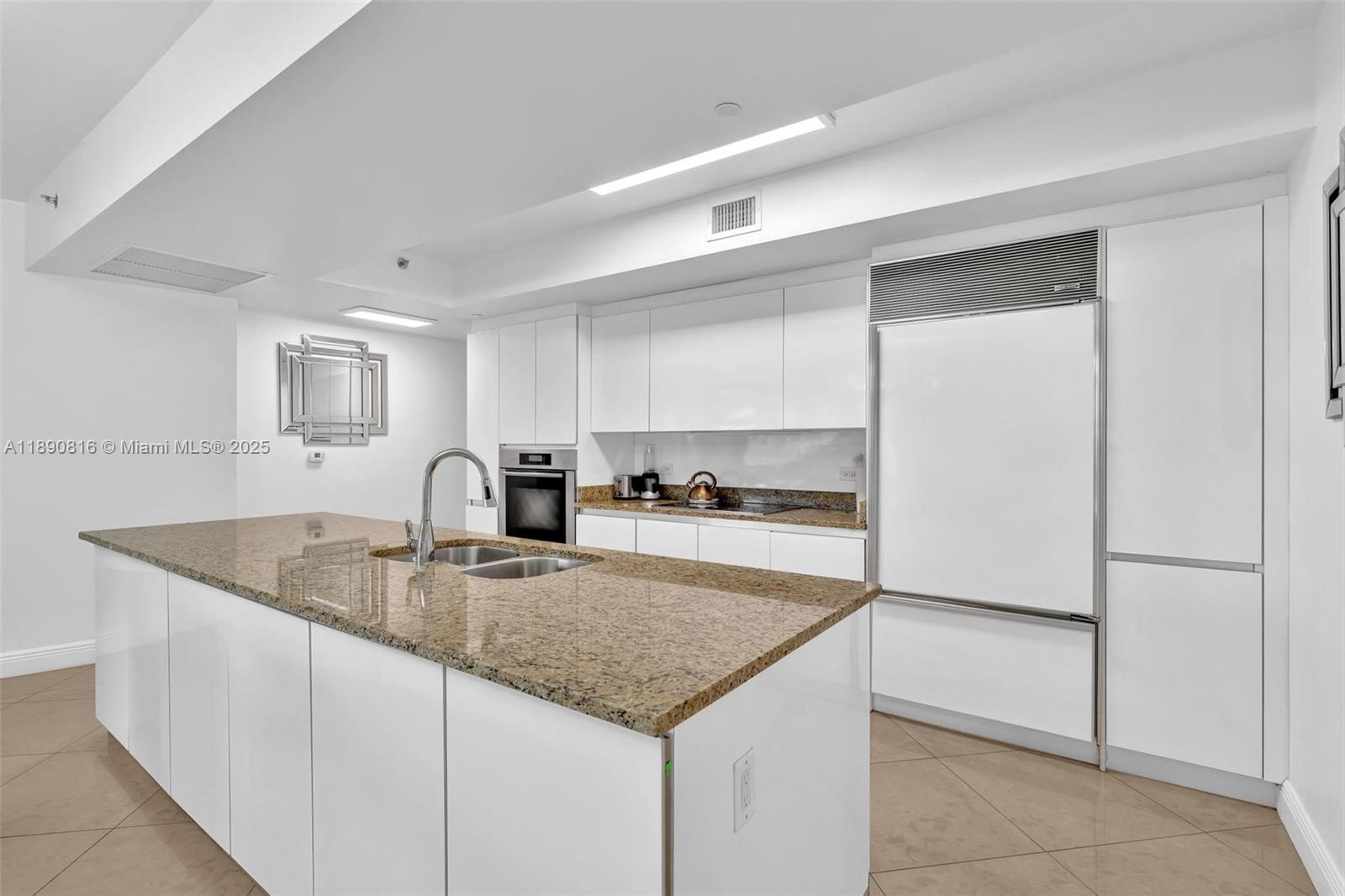 image Ocean Four Condo16