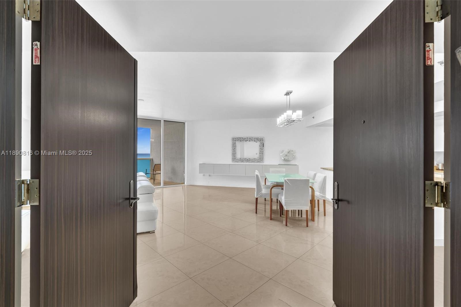 image Ocean Four Condo1