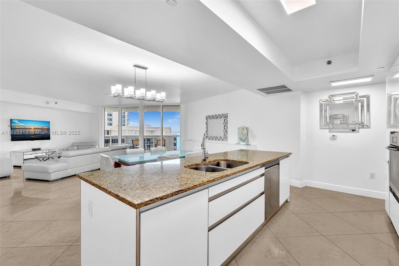 image Ocean Four Condo20