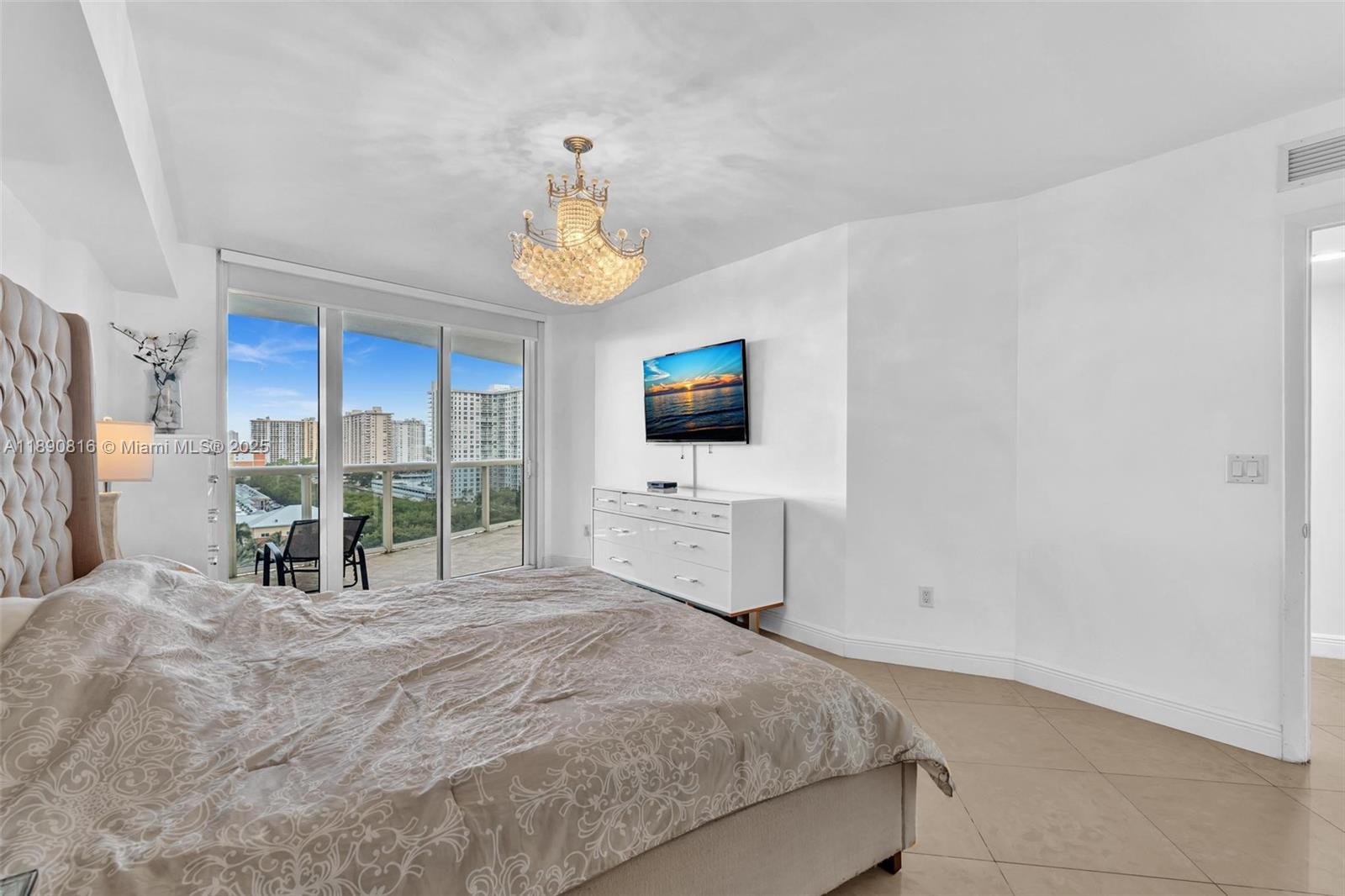 image Ocean Four Condo23