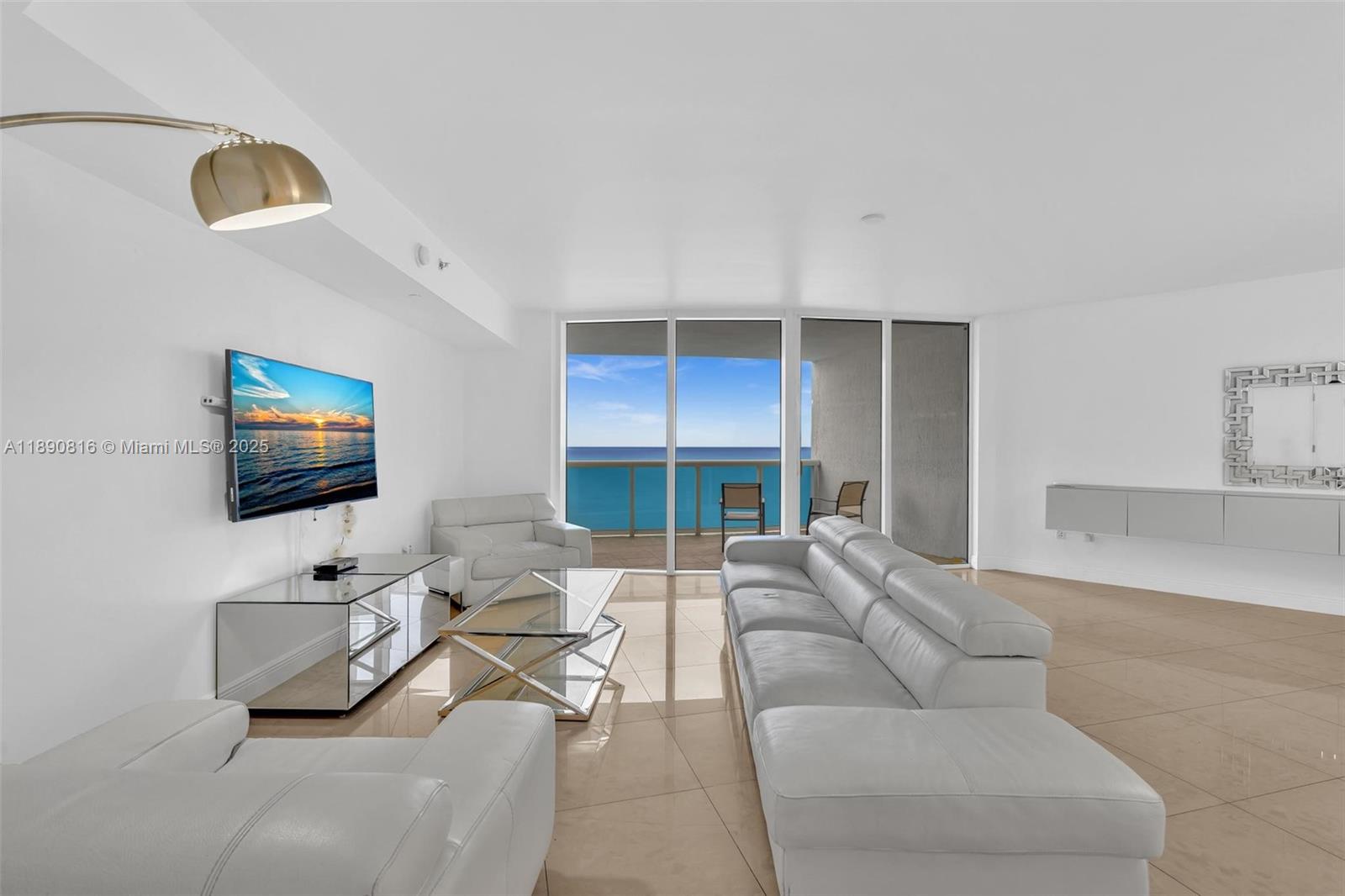 image Ocean Four Condo2