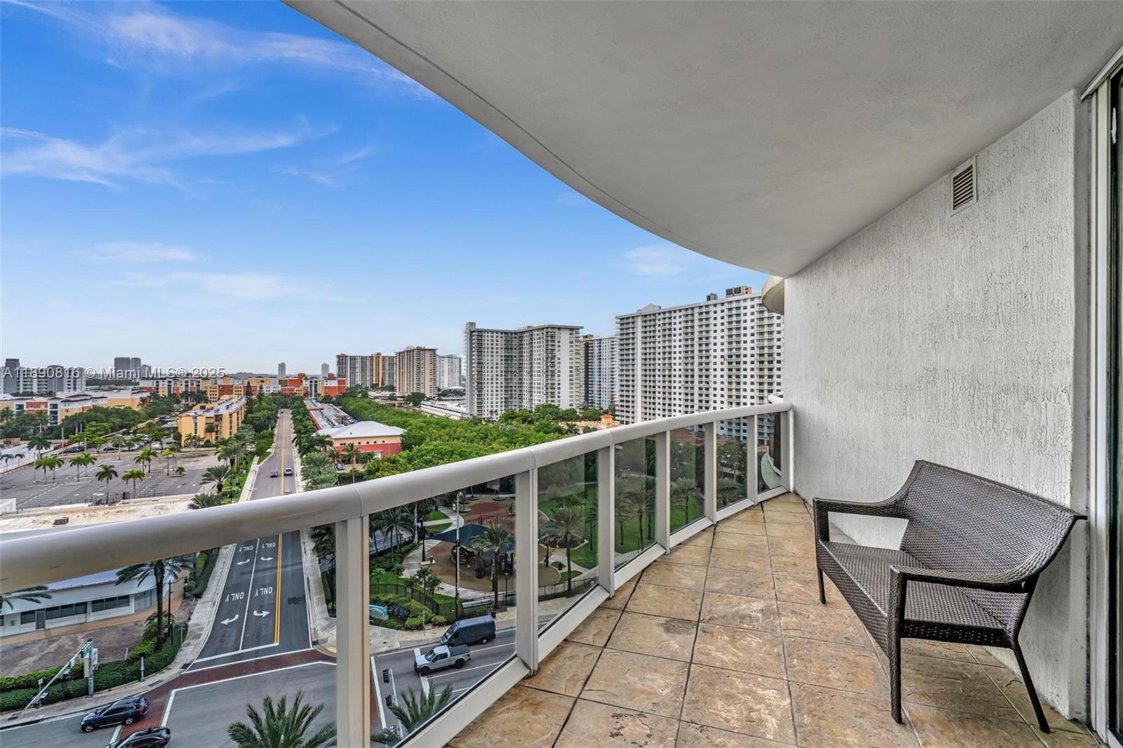 image Ocean Four Condo43