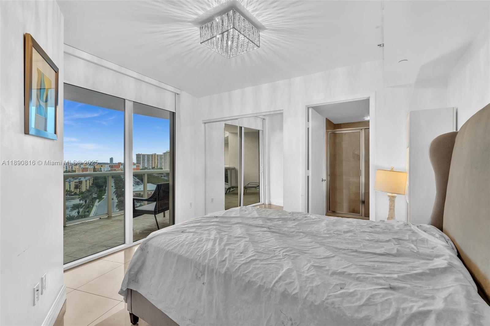 image Ocean Four Condo45