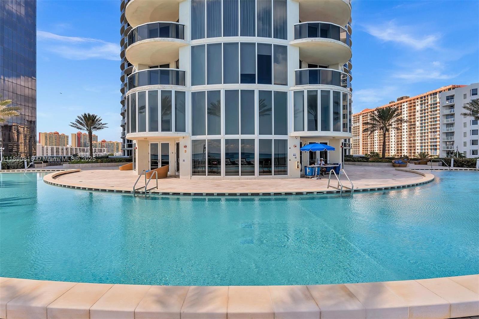 image Ocean Four Condo56