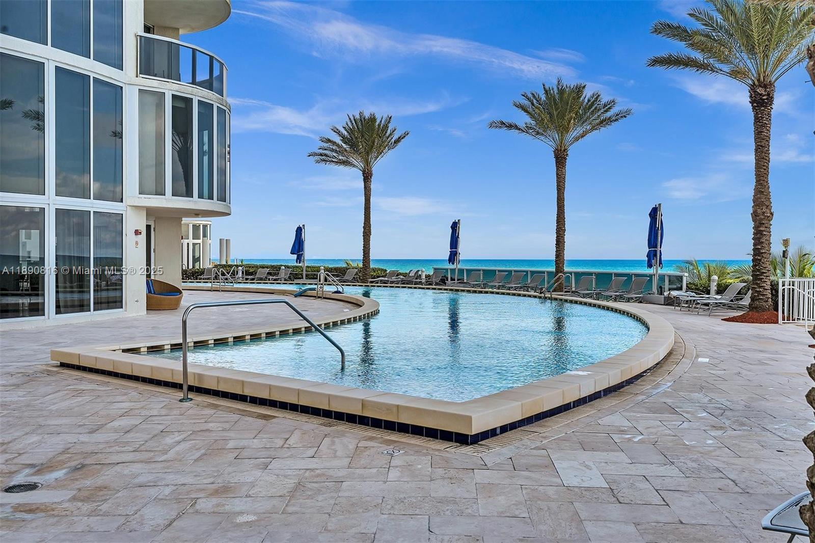image Ocean Four Condo66