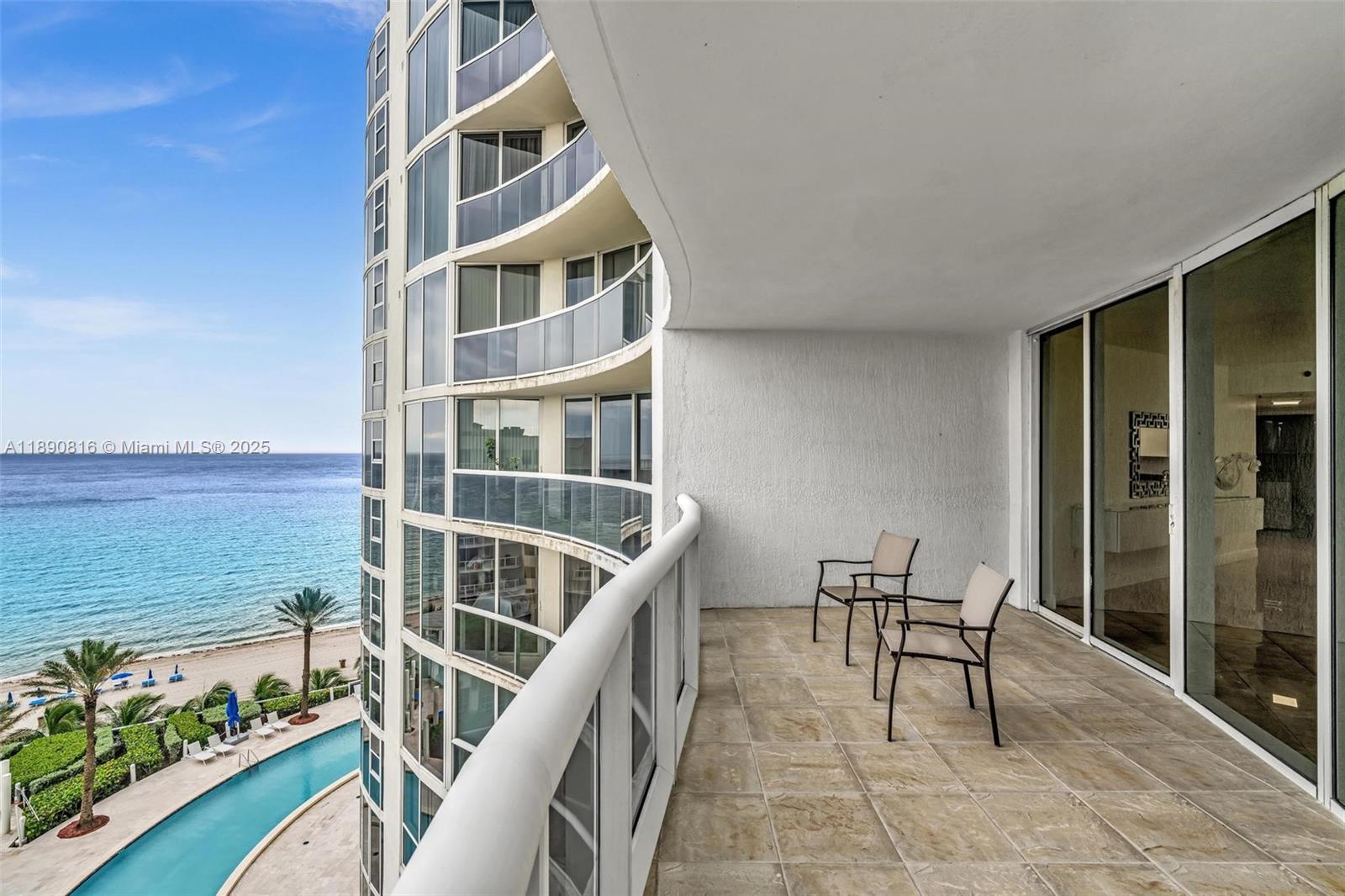 image Ocean Four Condo7