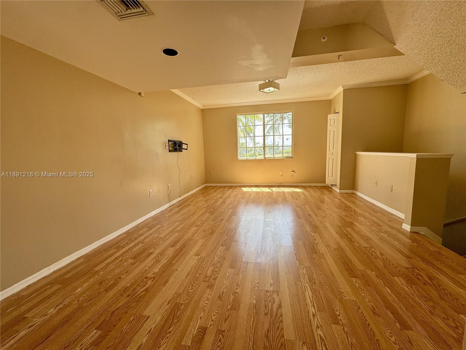 2801 NE 185th St #705