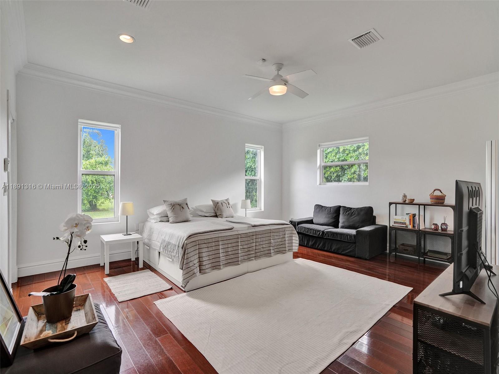 13555 SW 74th Ave #13555 Pinecrest, FL 33156