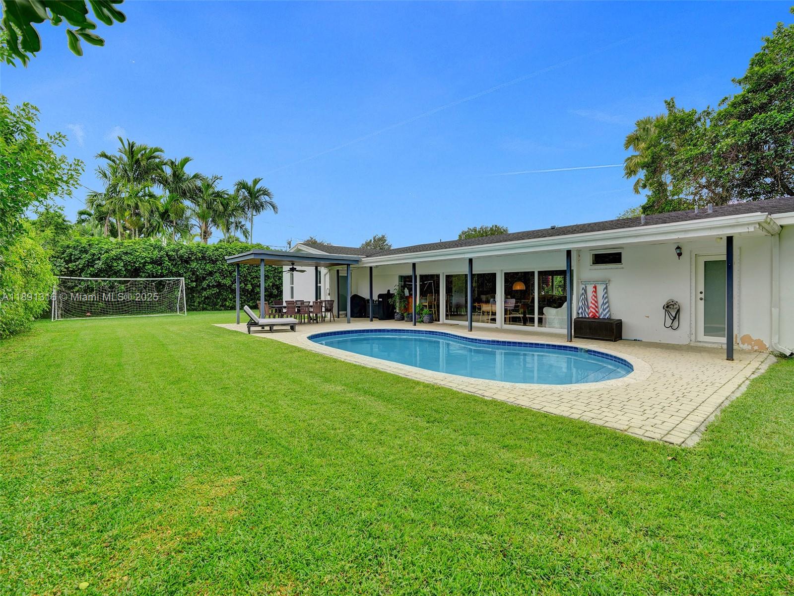 13555 SW 74th Ave #13555 Pinecrest, FL 33156