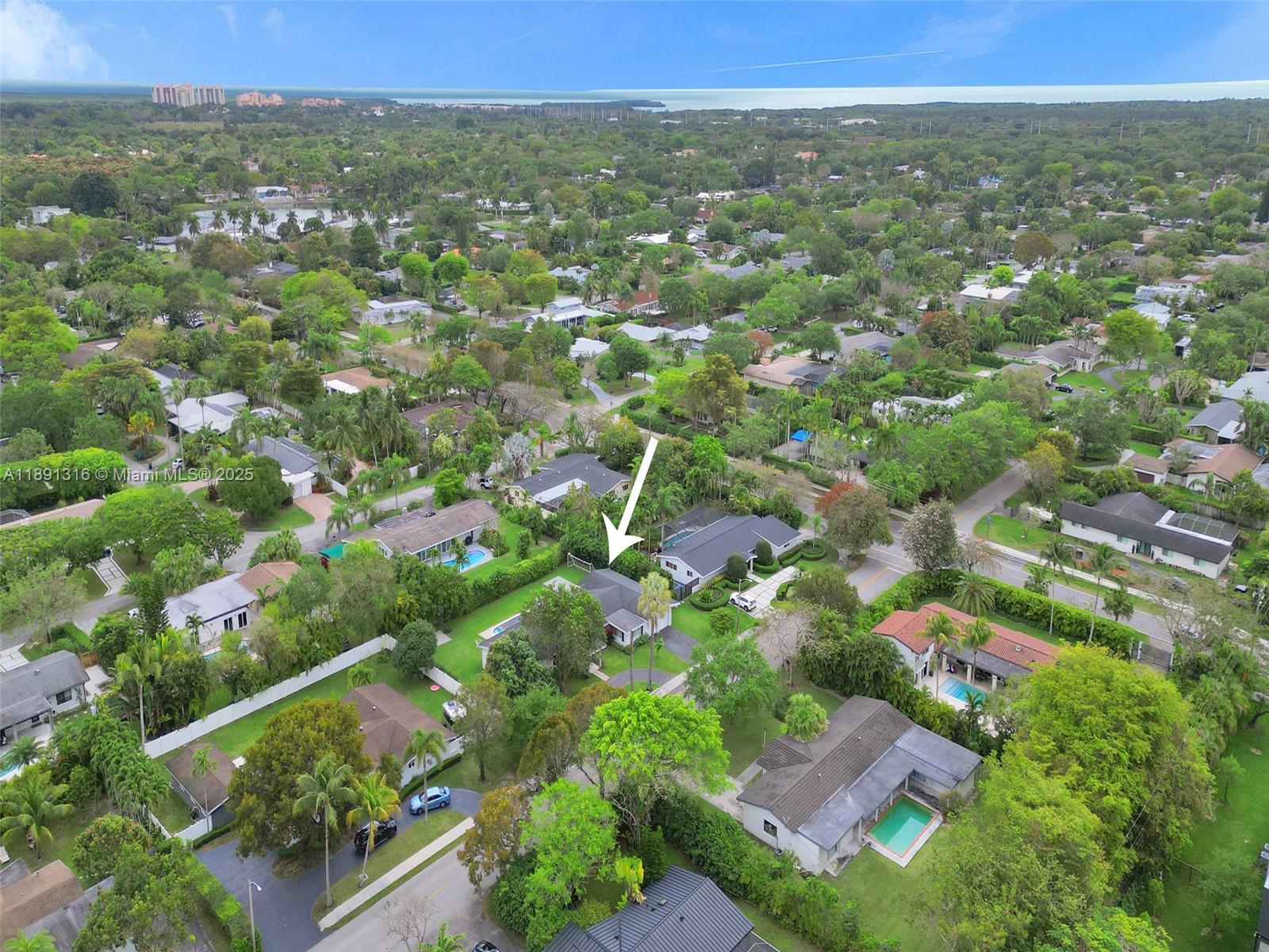 13555 SW 74th Ave #13555 Pinecrest, FL 33156