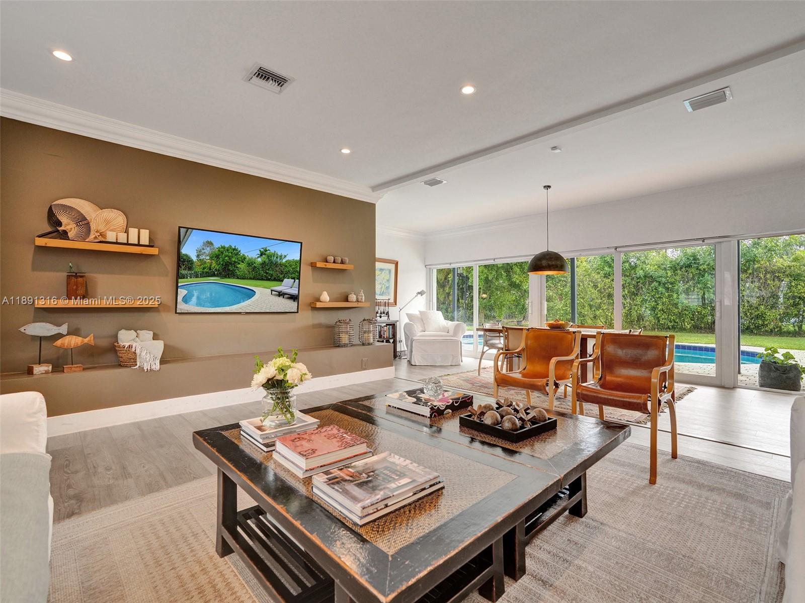 13555 SW 74th Ave #13555 Pinecrest, FL 33156