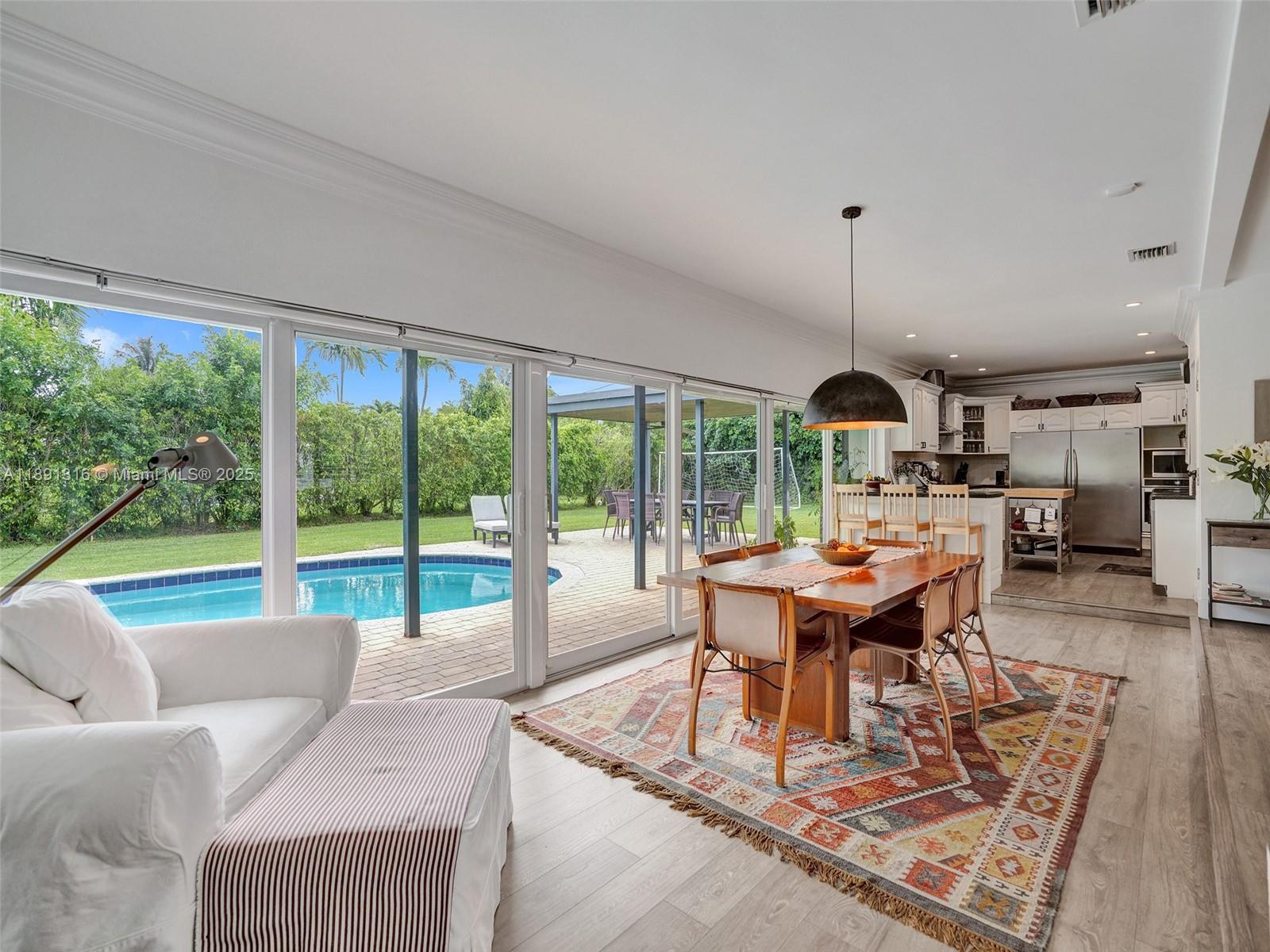 13555 SW 74th Ave #13555 Pinecrest, FL 33156