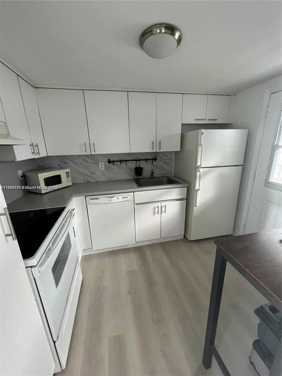 1145 Normandy Dr #405