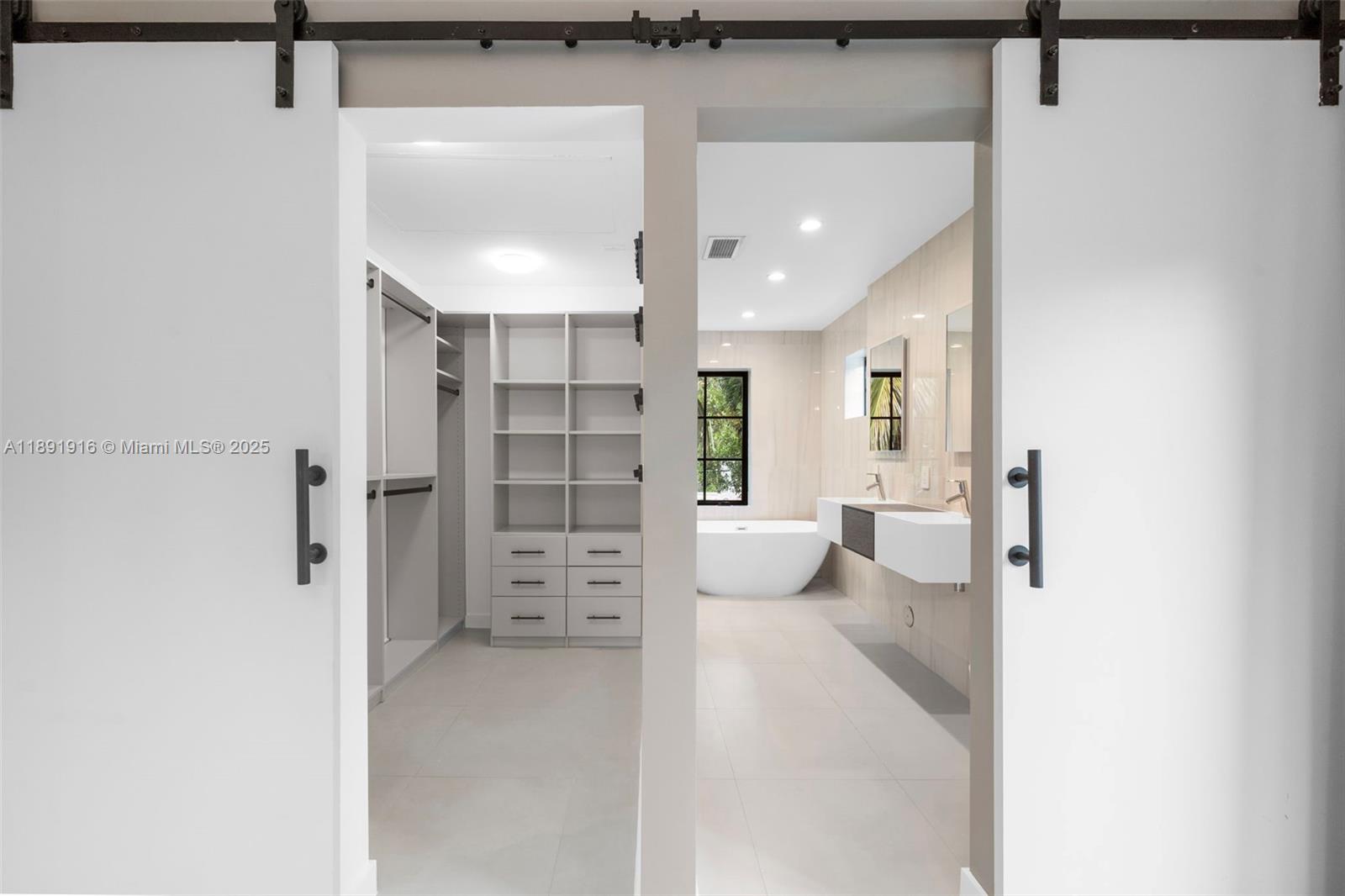 151 NE 43rd St Miami, FL 33137