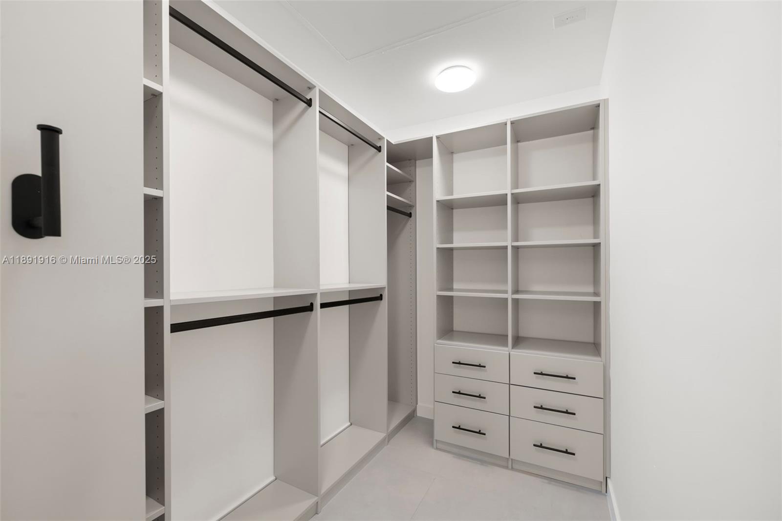 151 NE 43rd St Miami, FL 33137