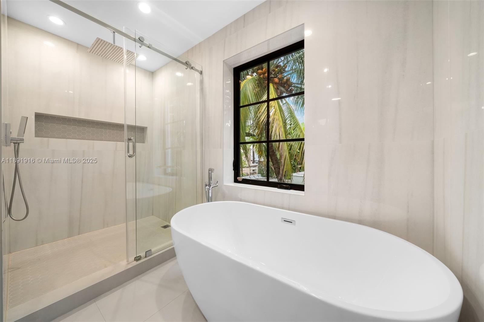 151 NE 43rd St Miami, FL 33137