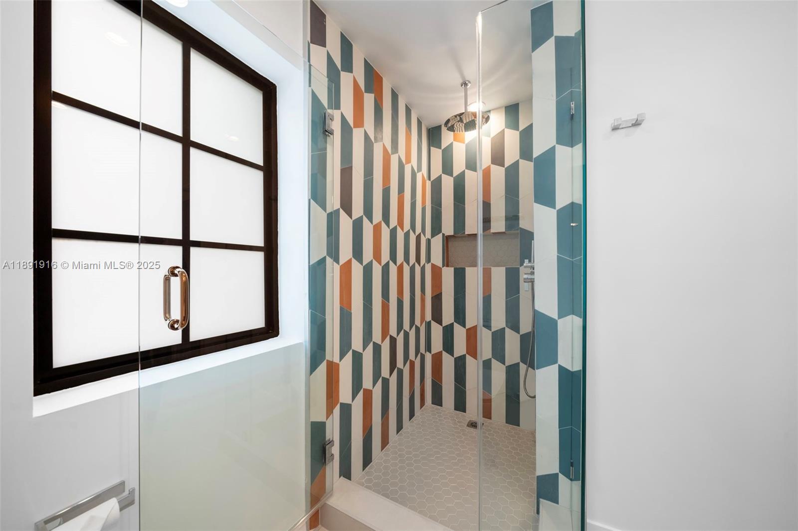 151 NE 43rd St Miami, FL 33137