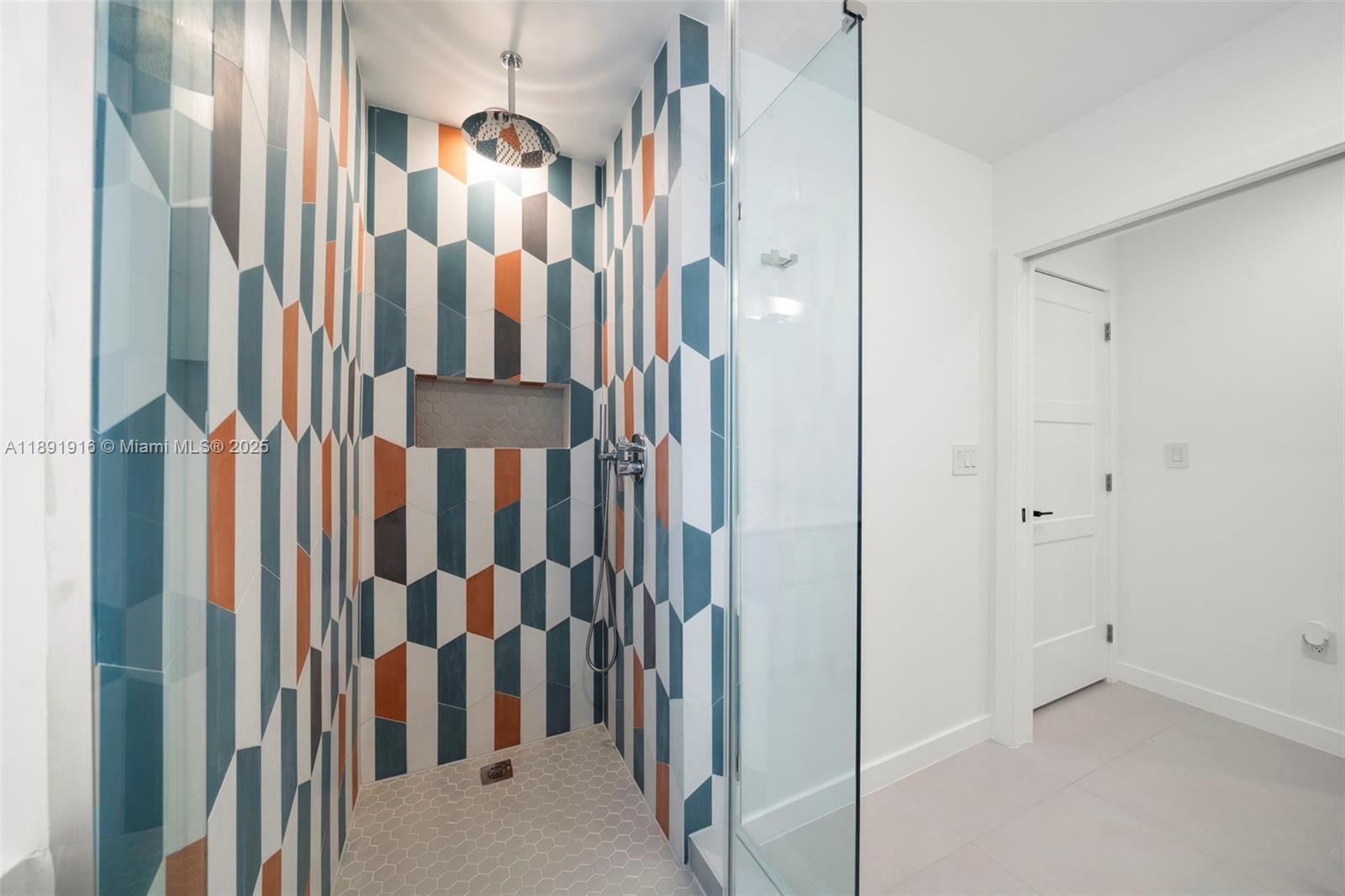 151 NE 43rd St Miami, FL 33137