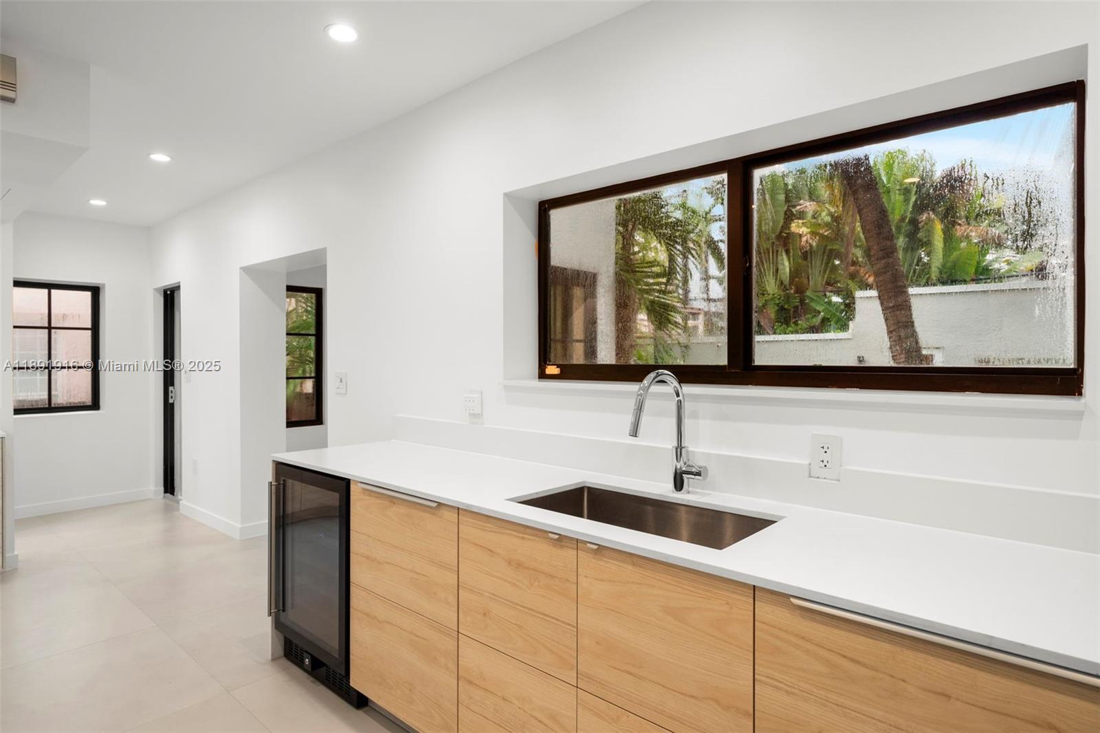 151 NE 43rd St Miami, FL 33137