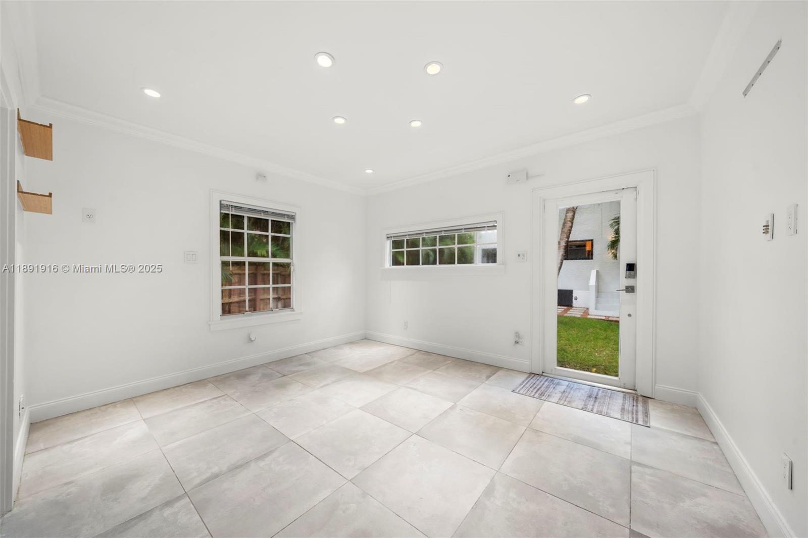 151 NE 43rd St Miami, FL 33137