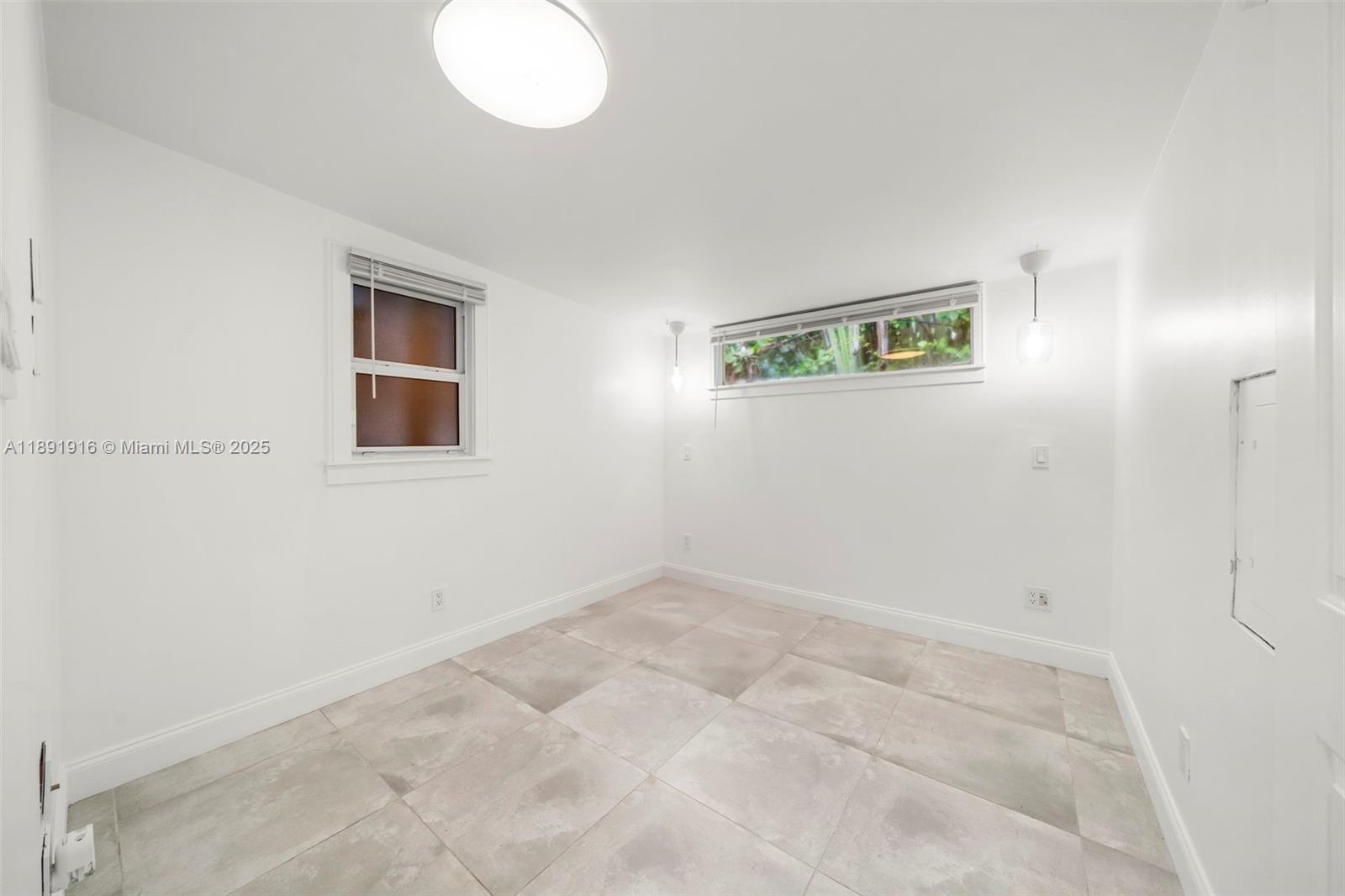 151 NE 43rd St Miami, FL 33137