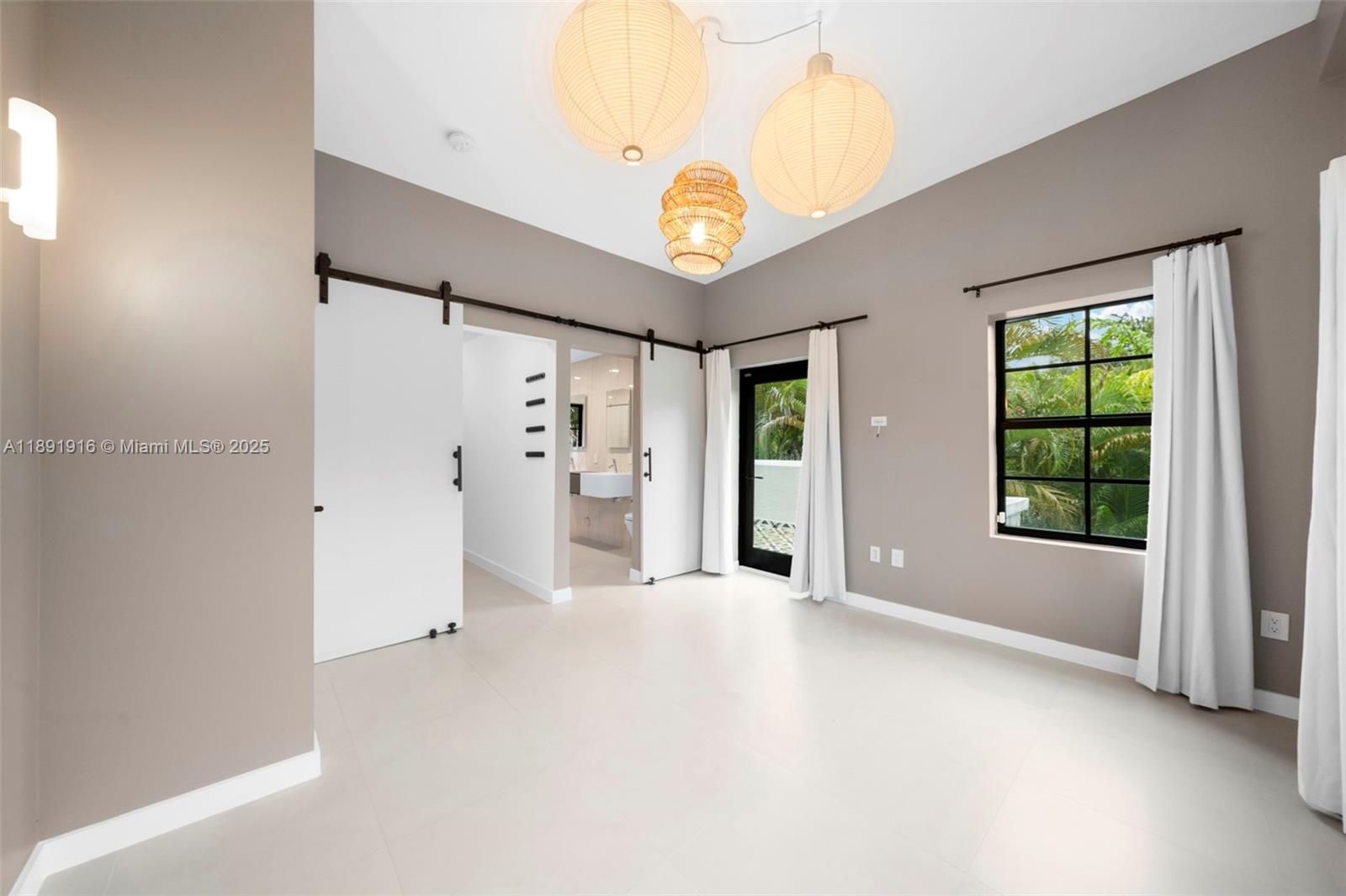 151 NE 43rd St Miami, FL 33137