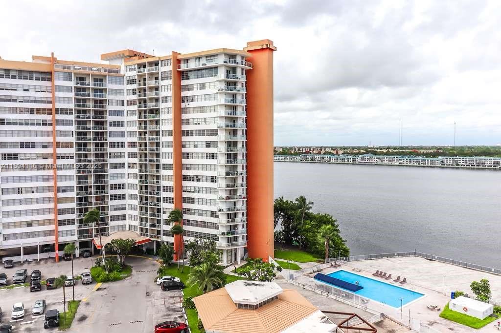 1351 NE Miami Gdns Dr #1001E