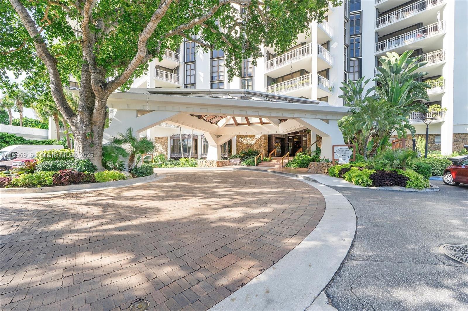 4000 Towerside Ter #402