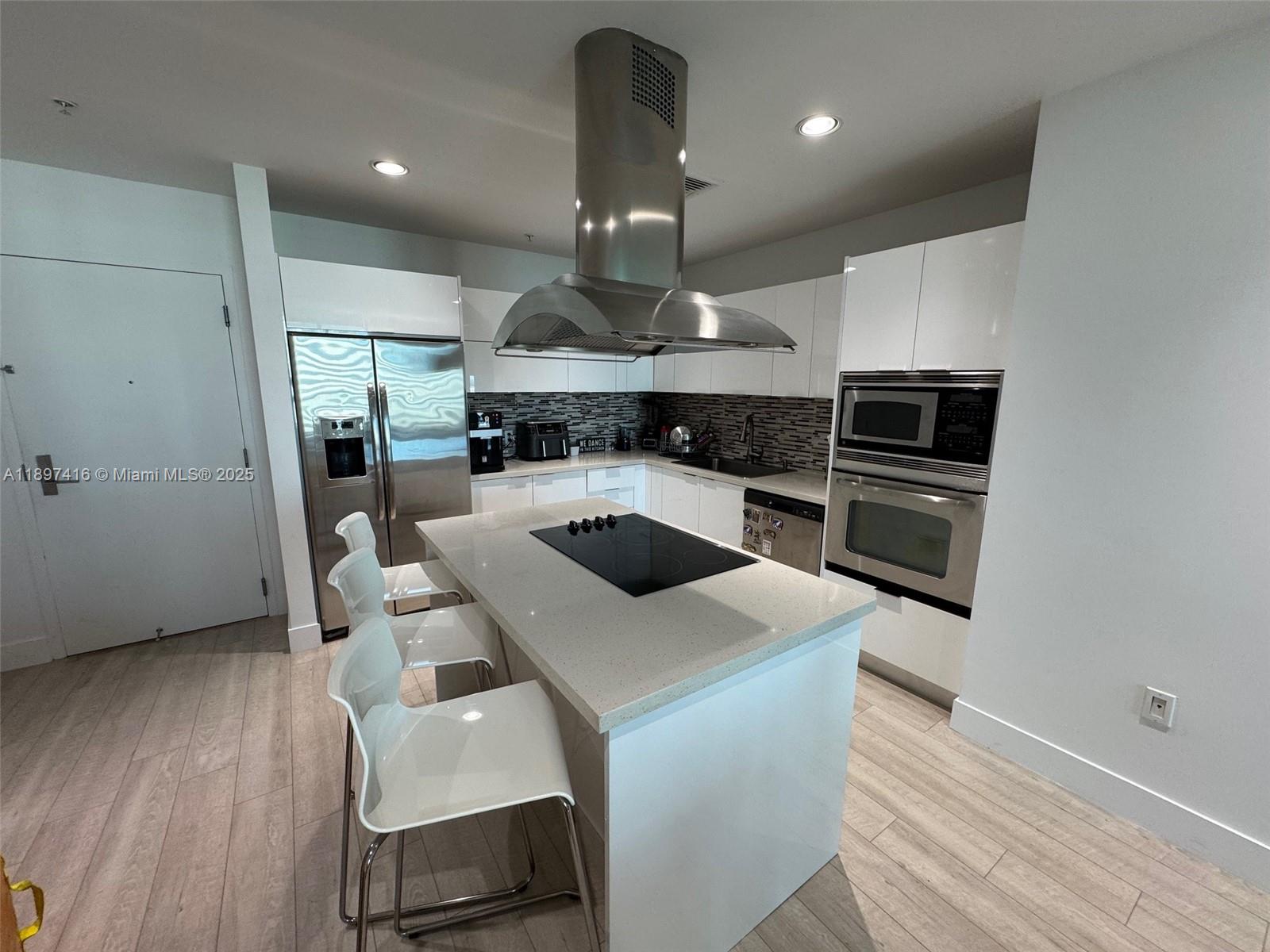 image Eloquence On The Bay Cond11