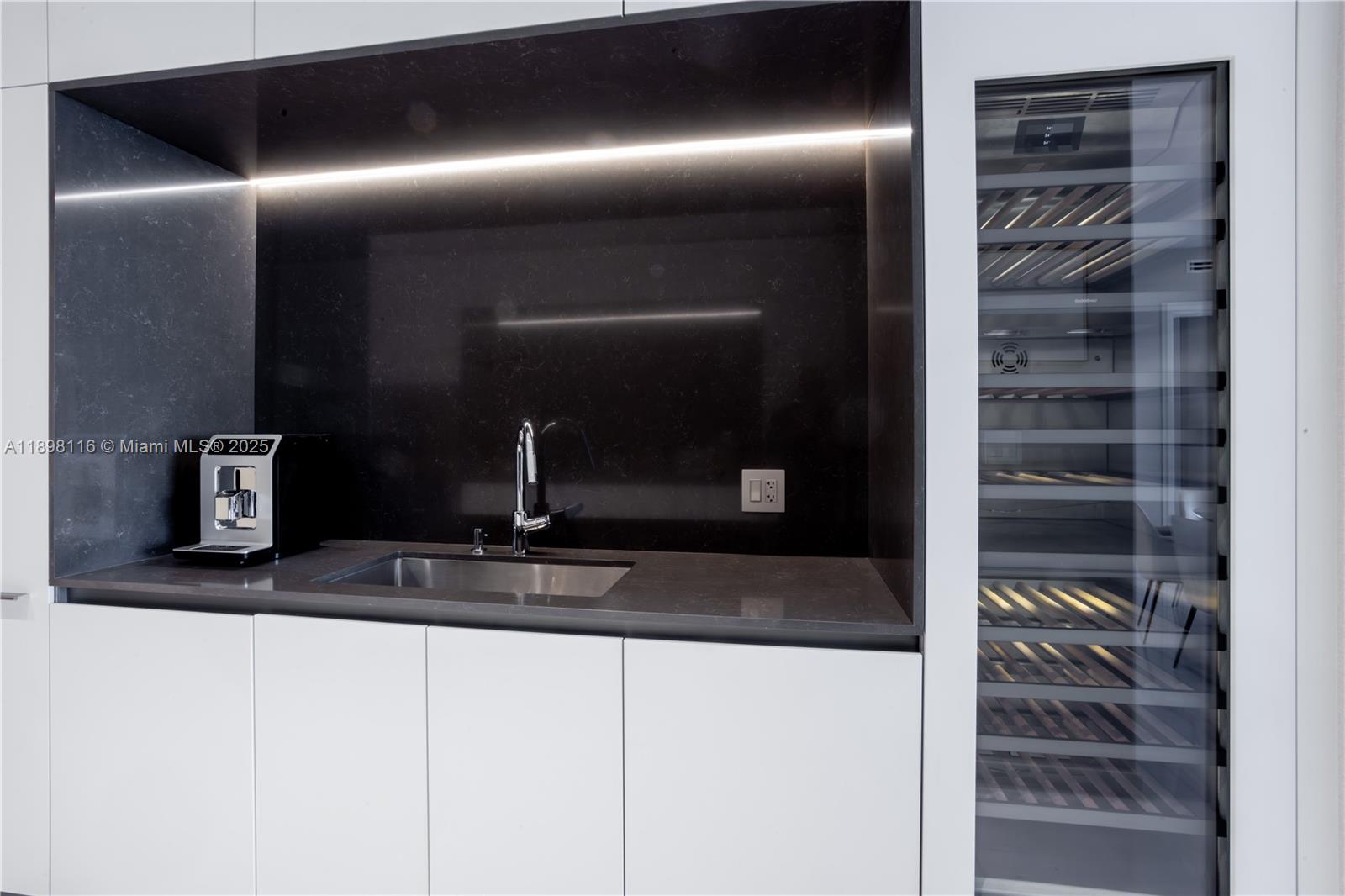 image Aston Martin Residences13