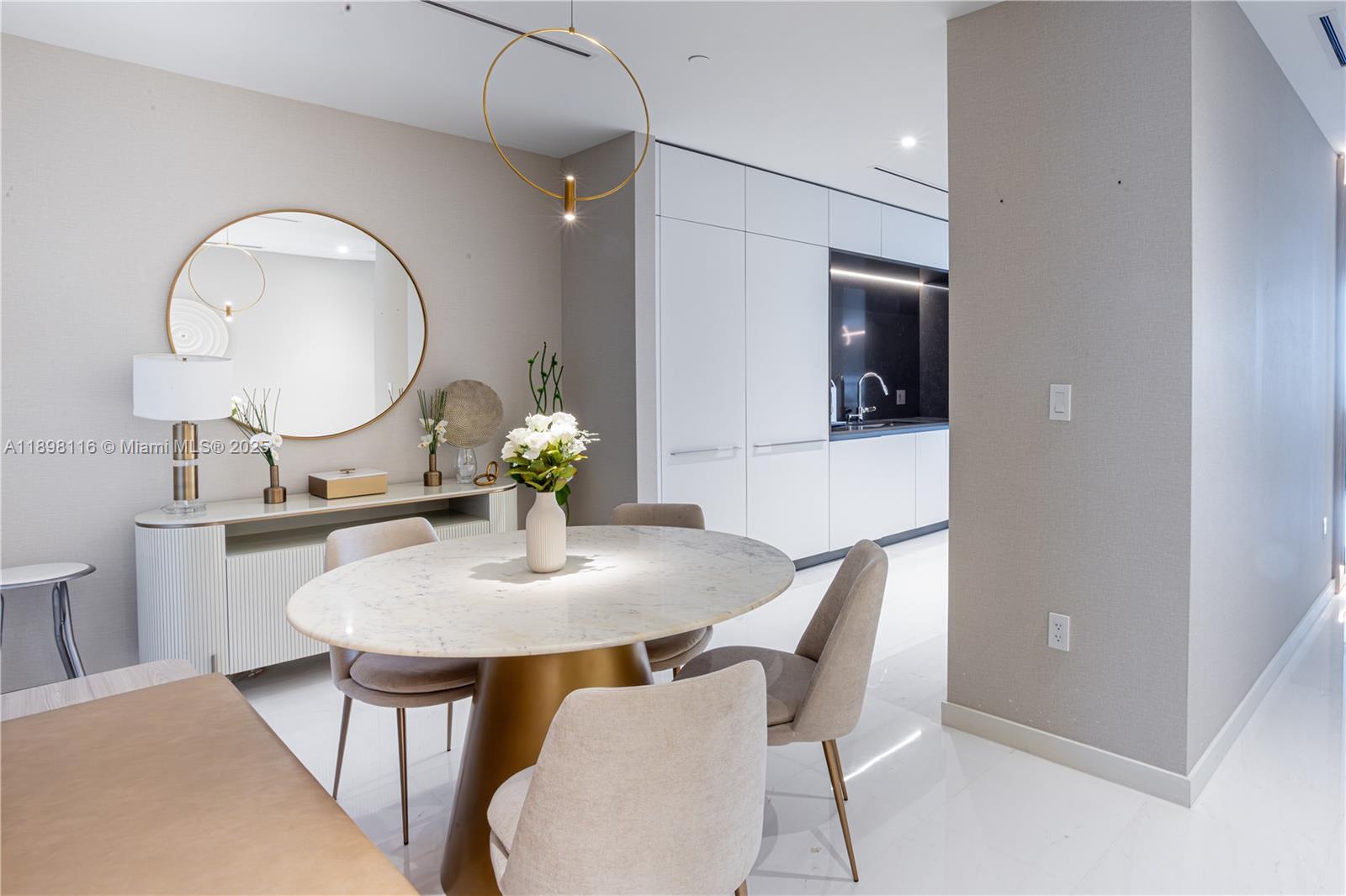 image Aston Martin Residences15