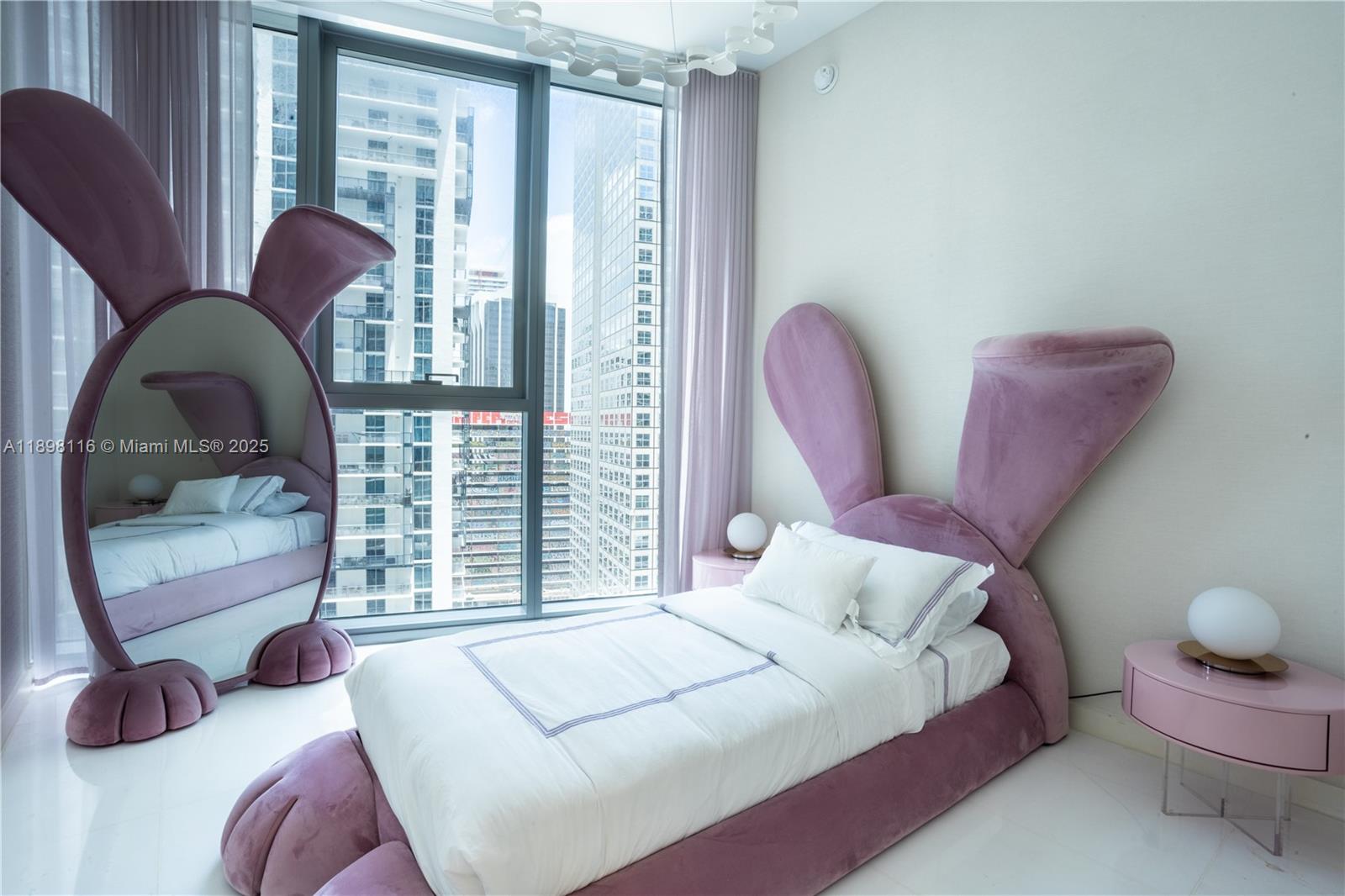 image Aston Martin Residences17