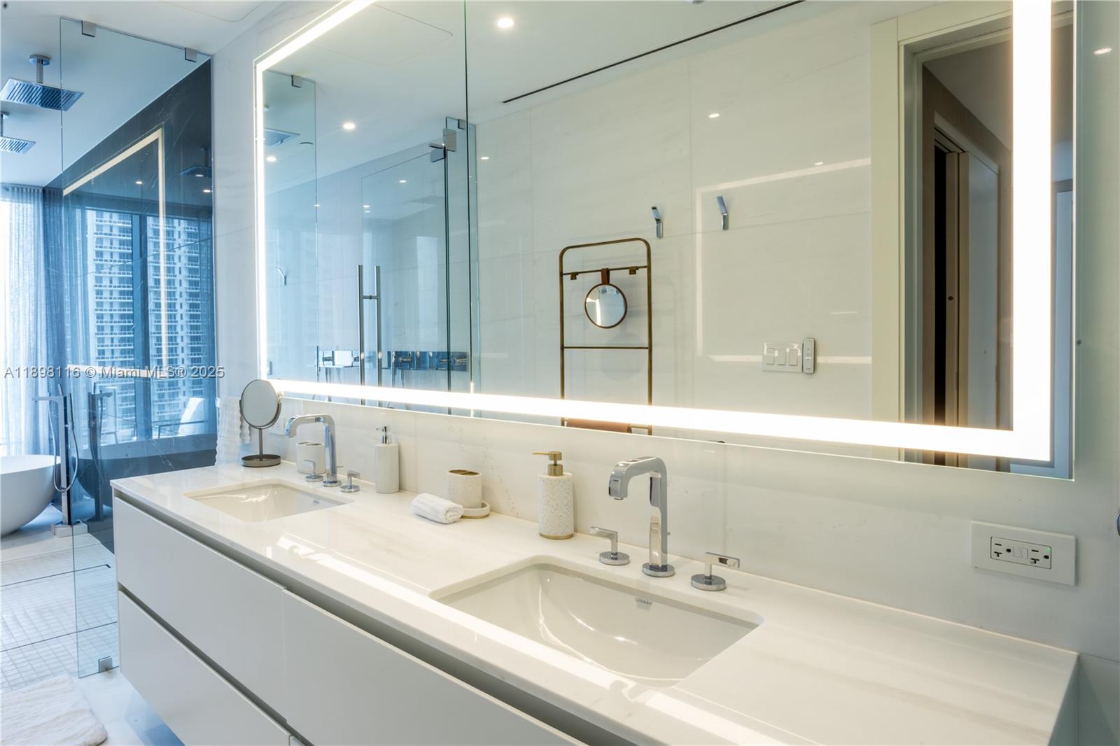 image Aston Martin Residences7