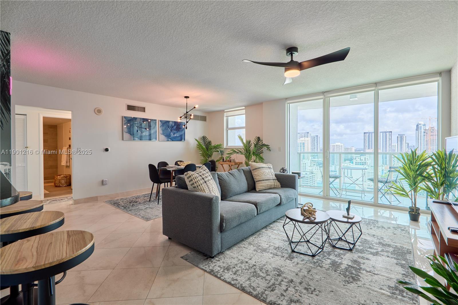 31 SE 5th St #3201