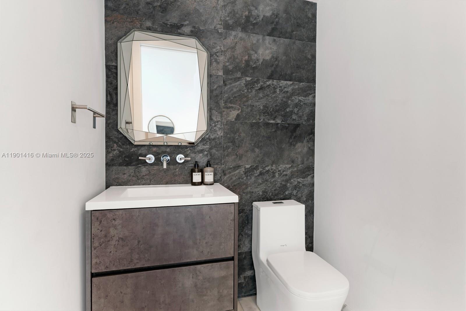 4520 N Meridian Ave Miami Beach, FL 33140