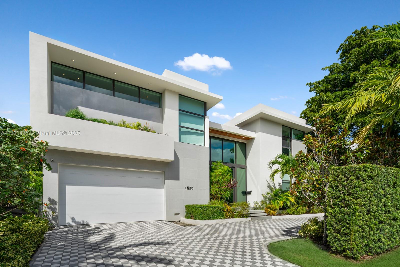 4520 N Meridian Ave Miami Beach, FL 33140