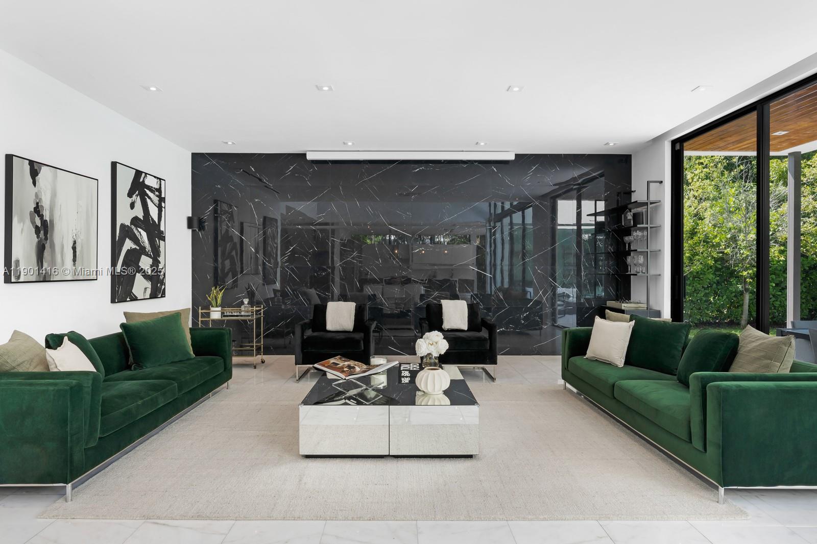 4520 N Meridian Ave Miami Beach, FL 33140