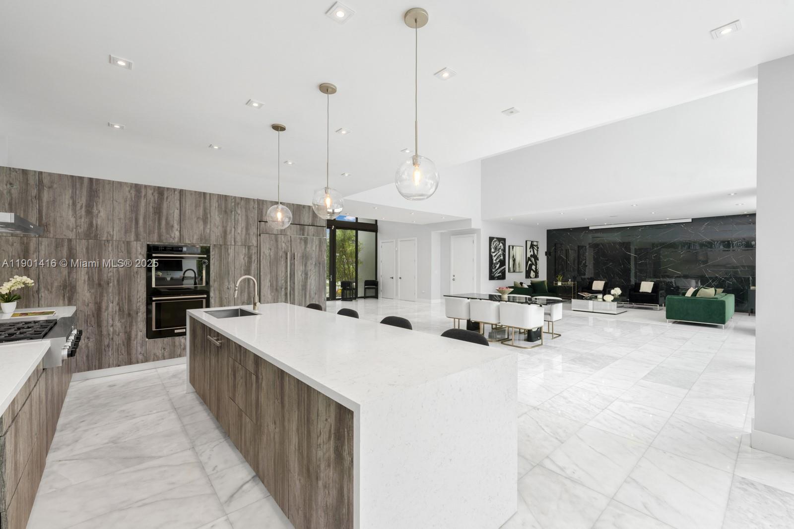 4520 N Meridian Ave Miami Beach, FL 33140