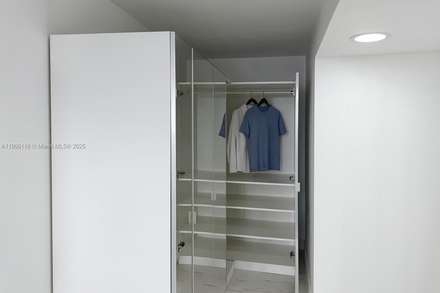 6900 Bay Dr #6C Miami Beach, FL 33141