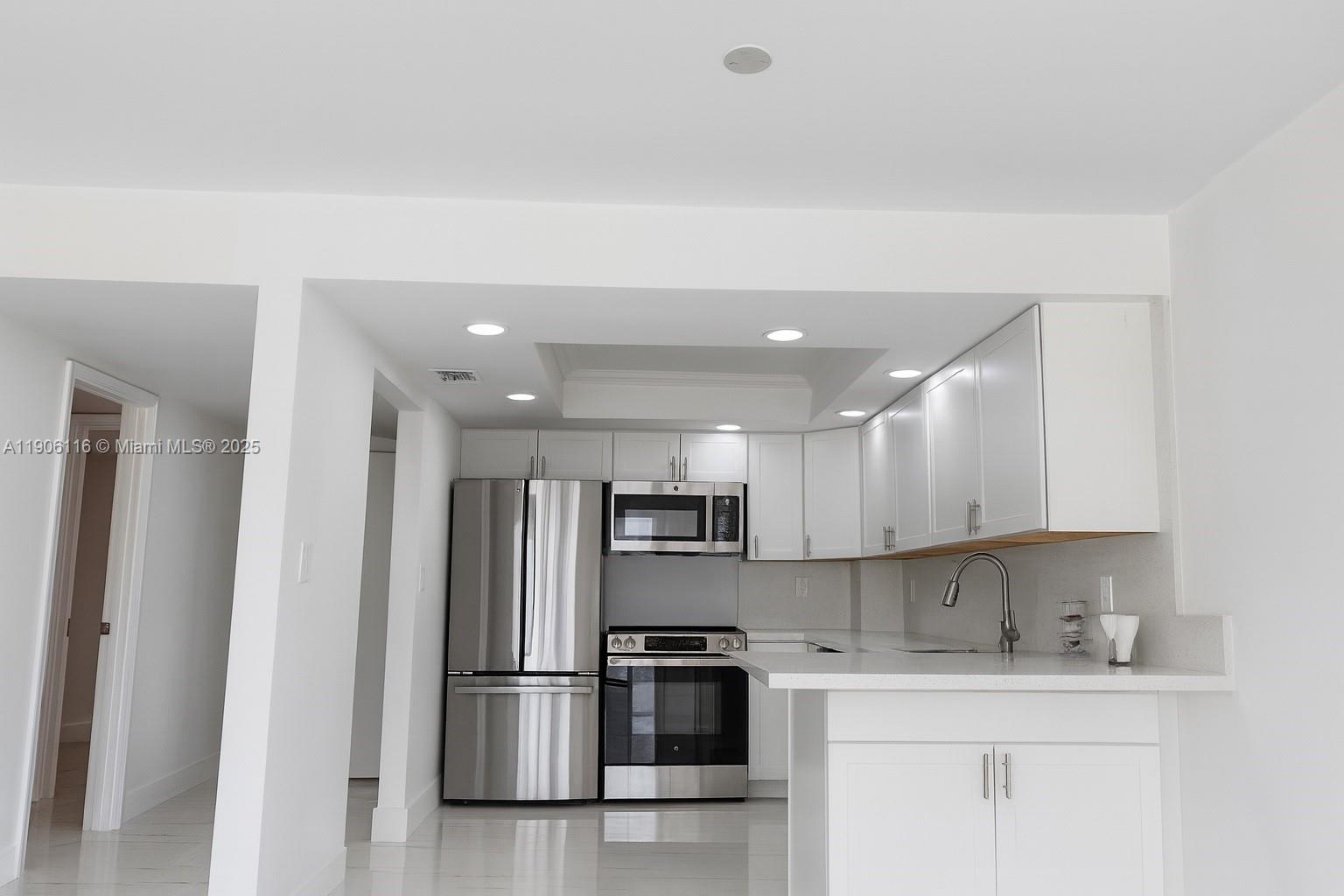 6900 Bay Dr #6C Miami Beach, FL 33141