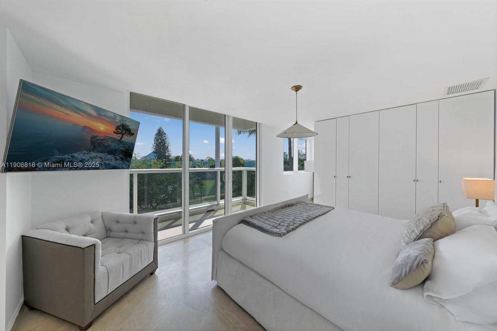 400 Alton Rd #TH-1A Miami Beach, FL 33139