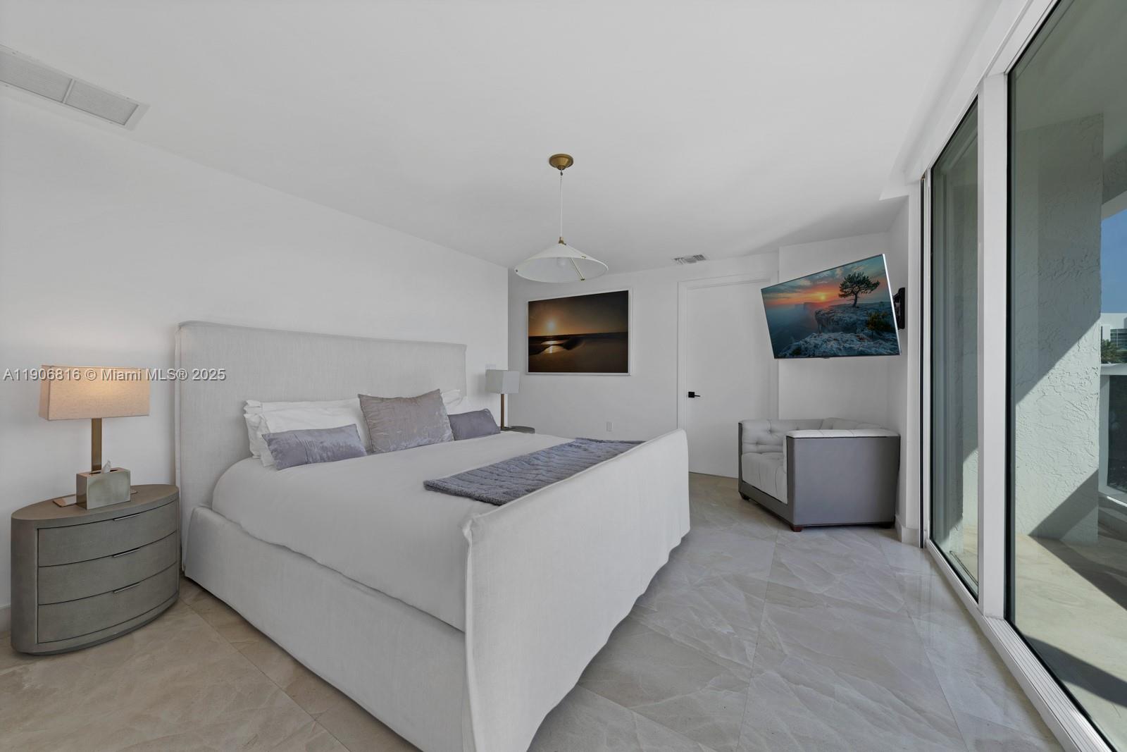 400 Alton Rd #TH-1A Miami Beach, FL 33139