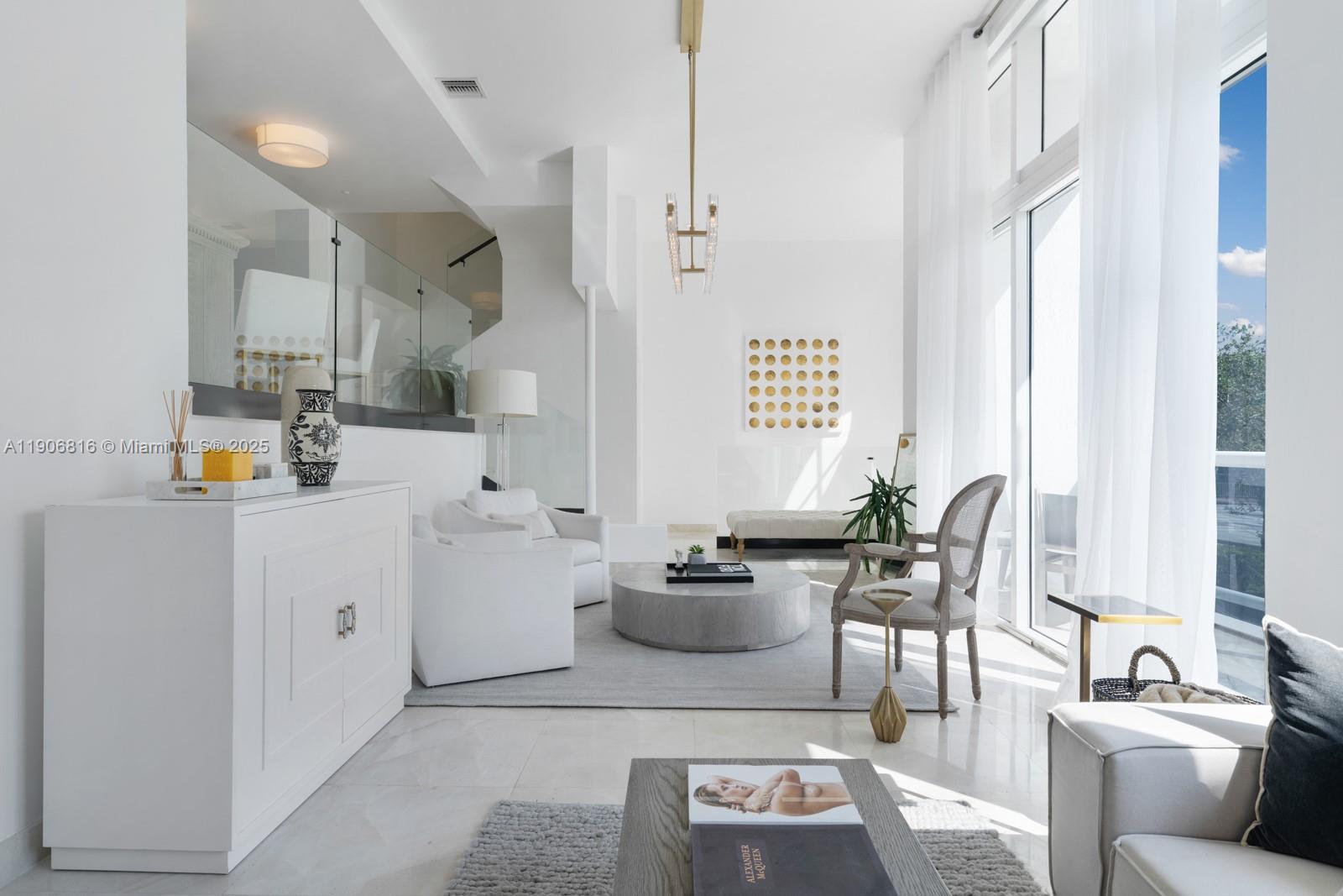 400 Alton Rd #TH-1A Miami Beach, FL 33139