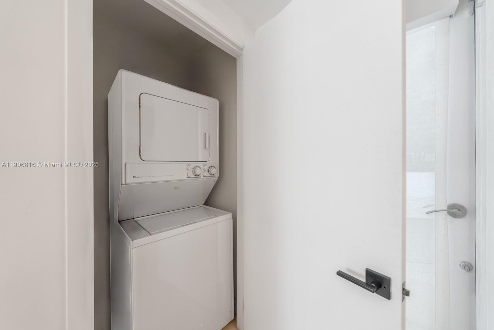 400 Alton Rd #TH-1A Miami Beach, FL 33139