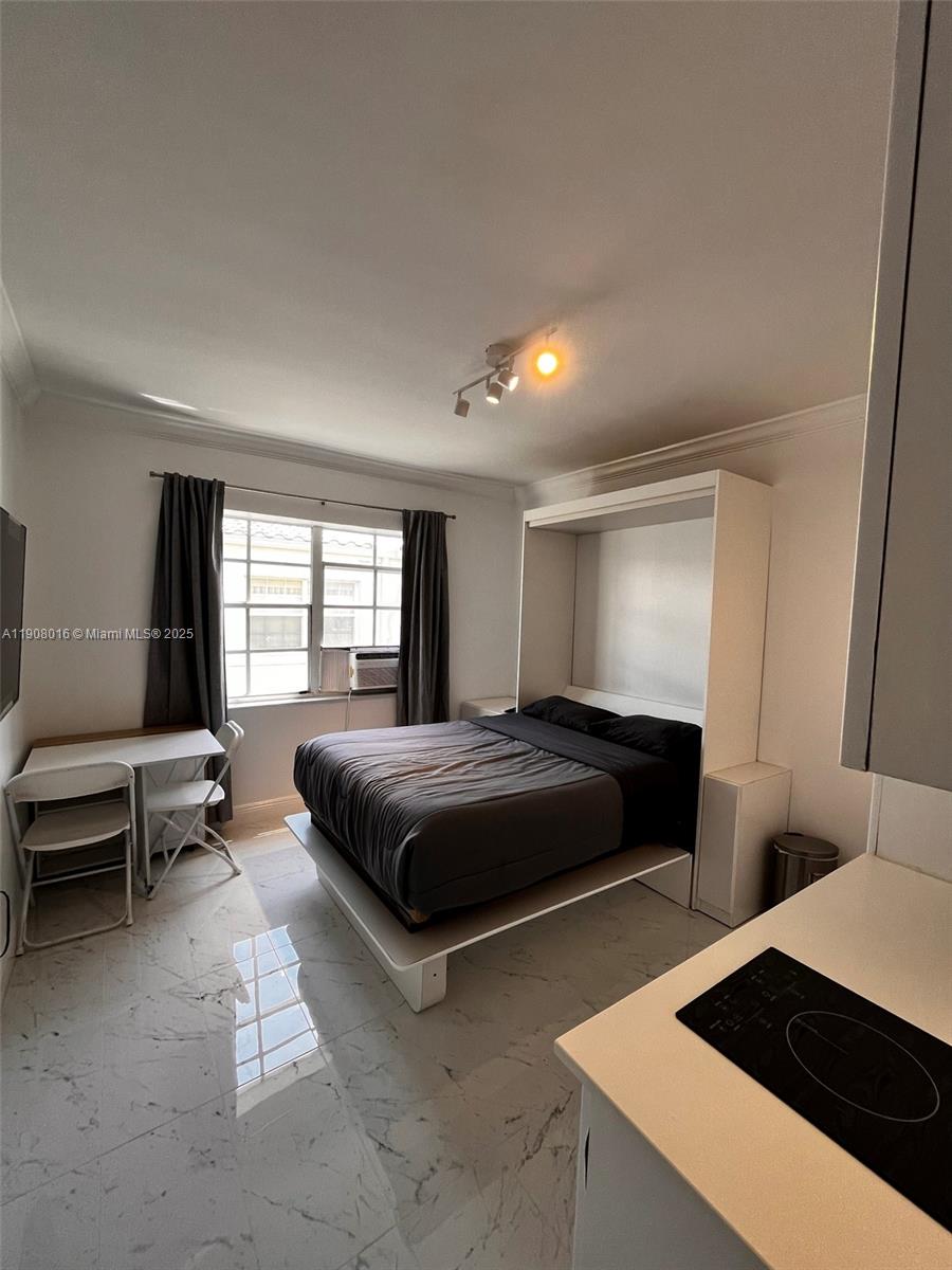 1455 Michigan Ave #15